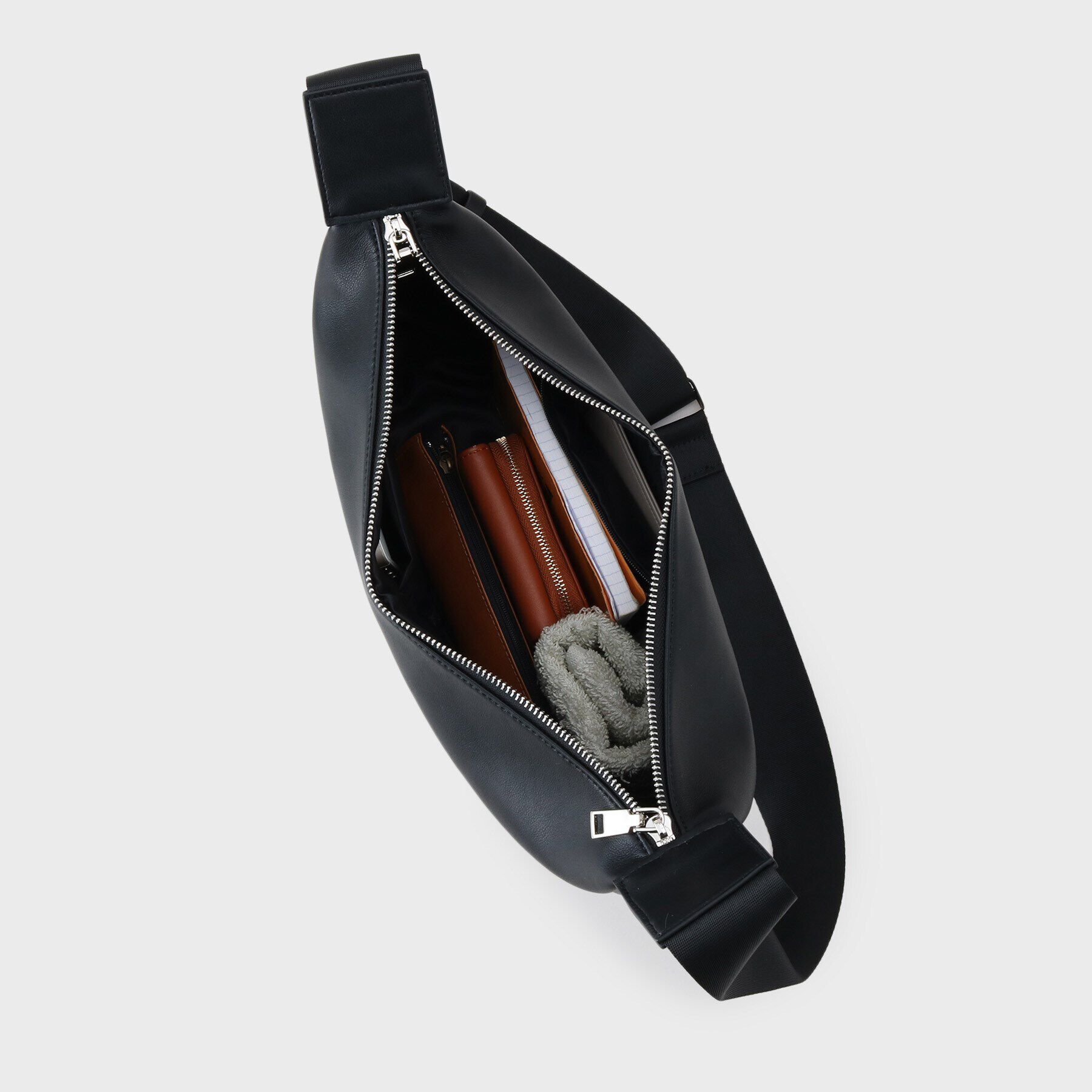 tk.TAKEO KIKUCHI「ミニラウンドショルダー」|ショルダー・メッセンジャー|