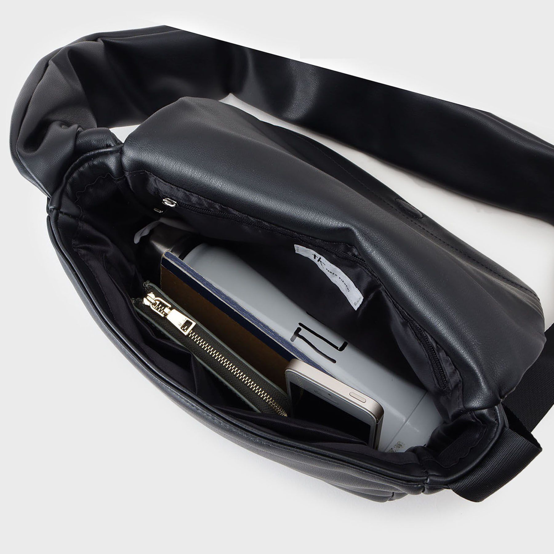 tk.TAKEO KIKUCHI「【パフィーシリーズ】フラップショルダーバッグ」|ショルダー・メッセンジャー|