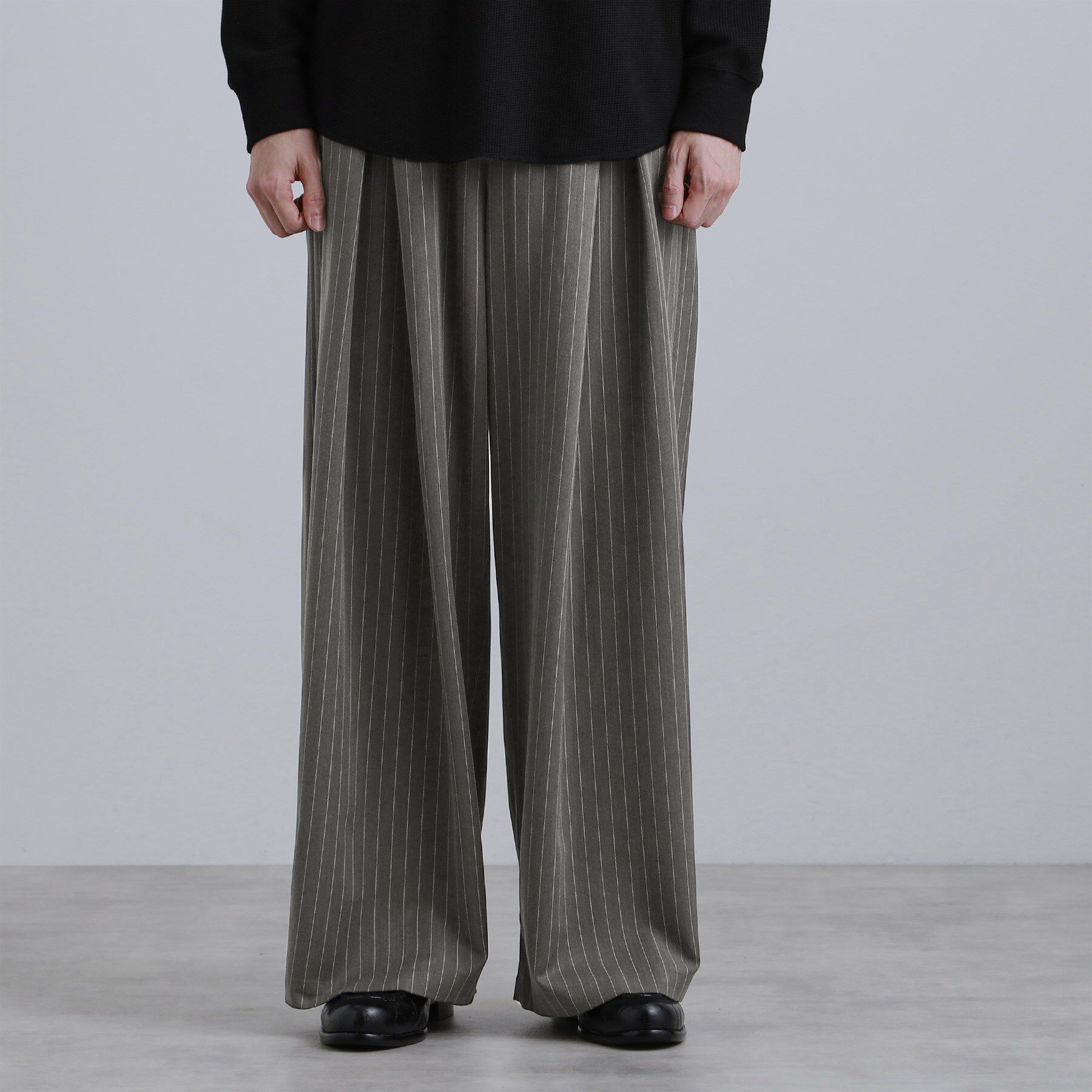 tk.TAKEO KIKUCHI「【スーパーワイドバギースラックスパンツ」|その他|チャコールグレー(3