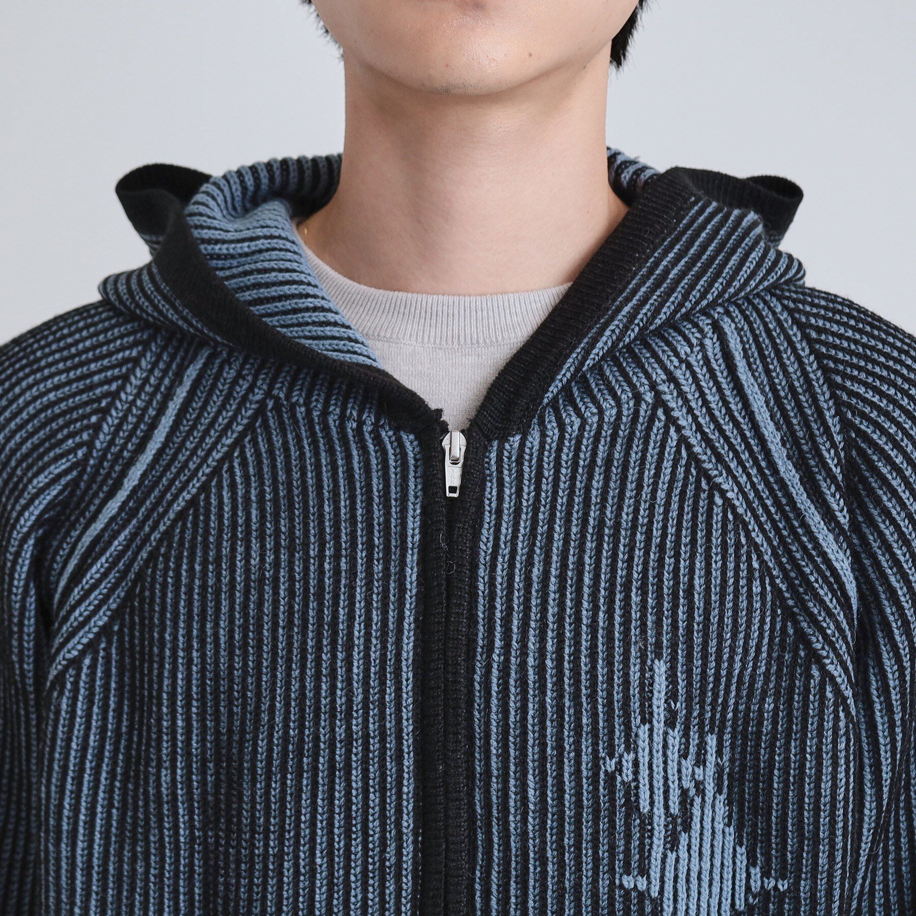 tk.TAKEO KIKUCHI「プレーティングブライトモチーフジップパーカー」|ニット・セーター|