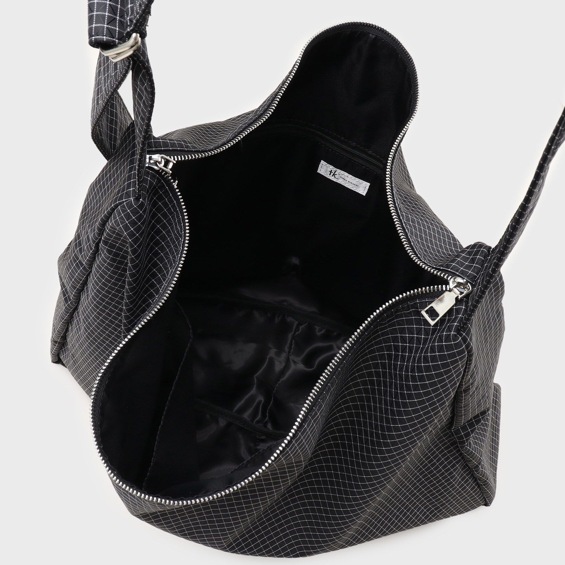 tk.TAKEO KIKUCHI「ルーズビッグショルダーバッグ／たすき掛け／ビッグ／A3サイズ収納可能」|ショルダー・メッセンジャー|