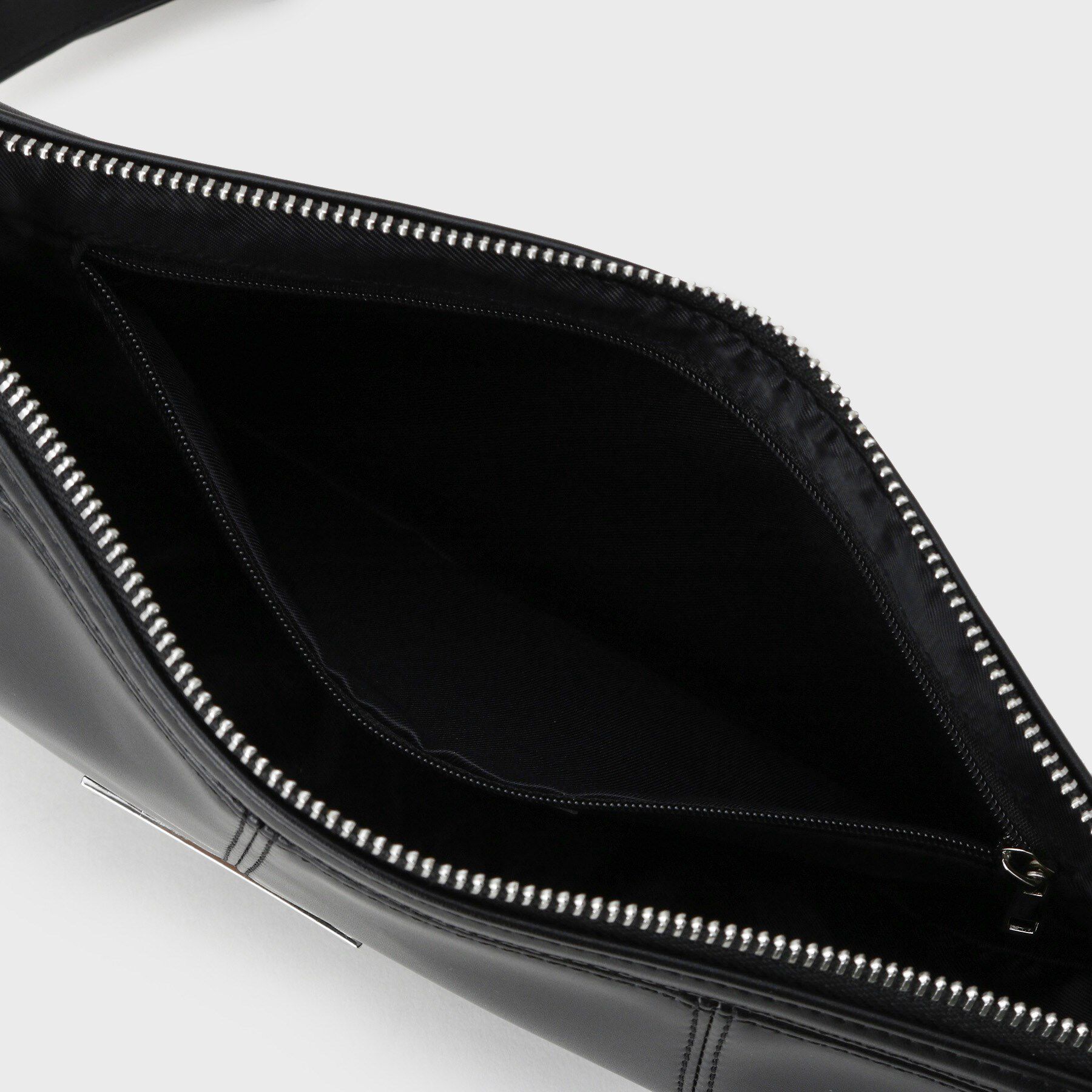 tk.TAKEO KIKUCHI「アシンメトリーハーフムーンショルダーバッグ」|ショルダー・メッセンジャー|