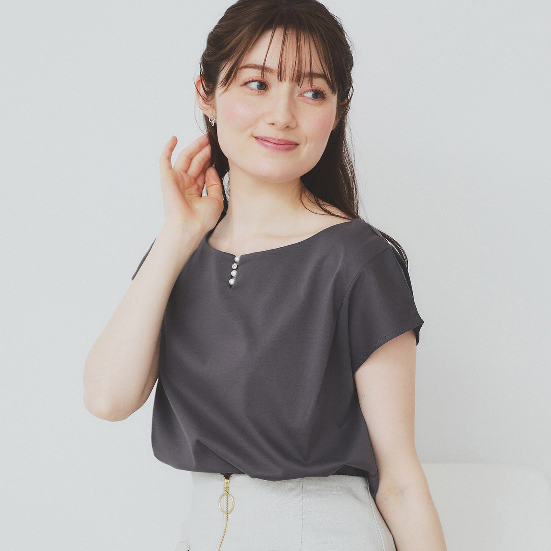 index「《6色展開/XS-3サイズ》キーネックビジュートップス【UV/接触冷感/洗濯機洗い可】」|Tシャツ・カットソー|チャコールグレー(0