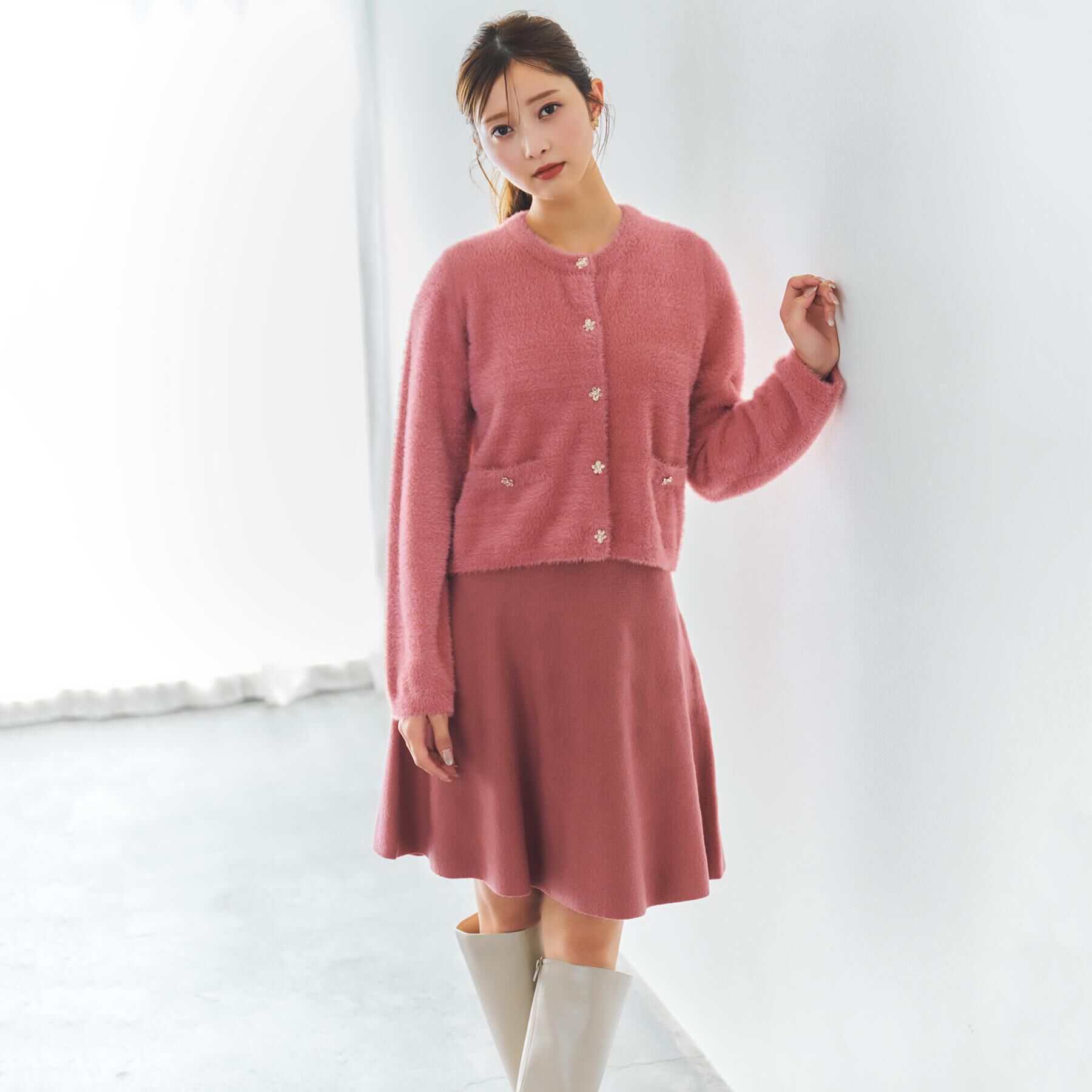 index「フェザーヤーンフラワーボタンカーディガン【洗濯機OK】」|カーディガン|