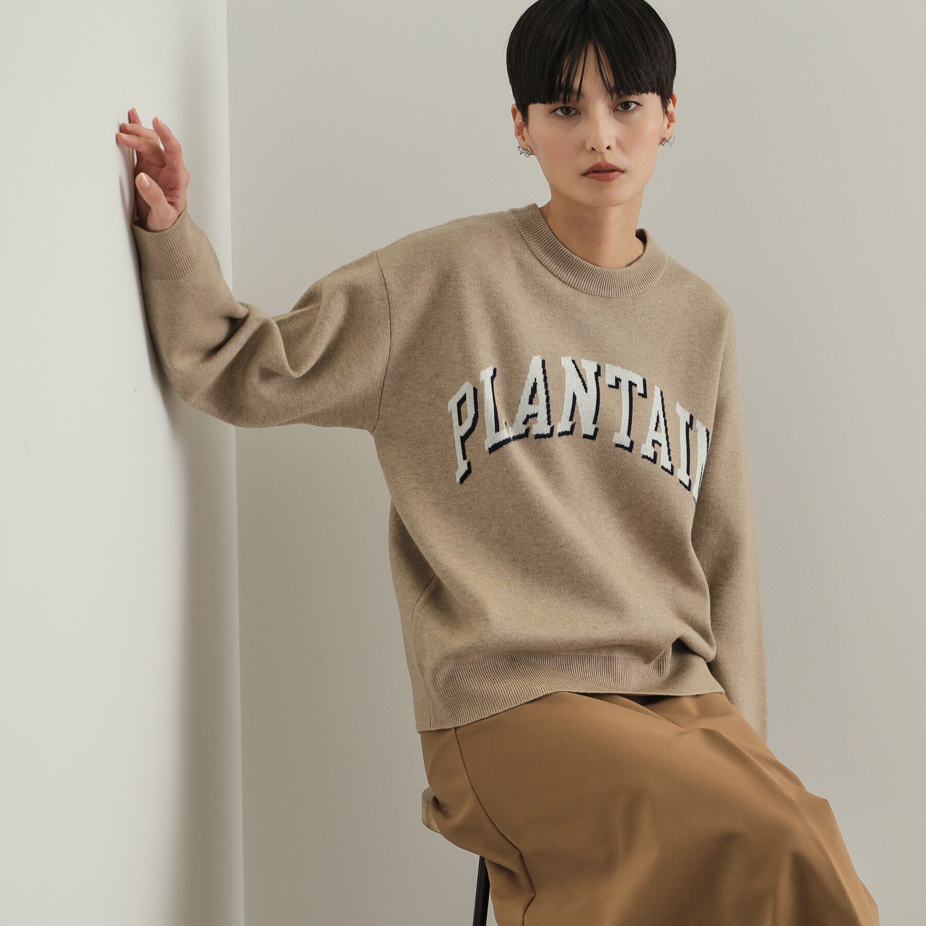 OPAQUE.CLIP「カレッジ風ロゴジャカードニット【洗濯機洗い可】」|ニット・セーター|ベージュ(052)