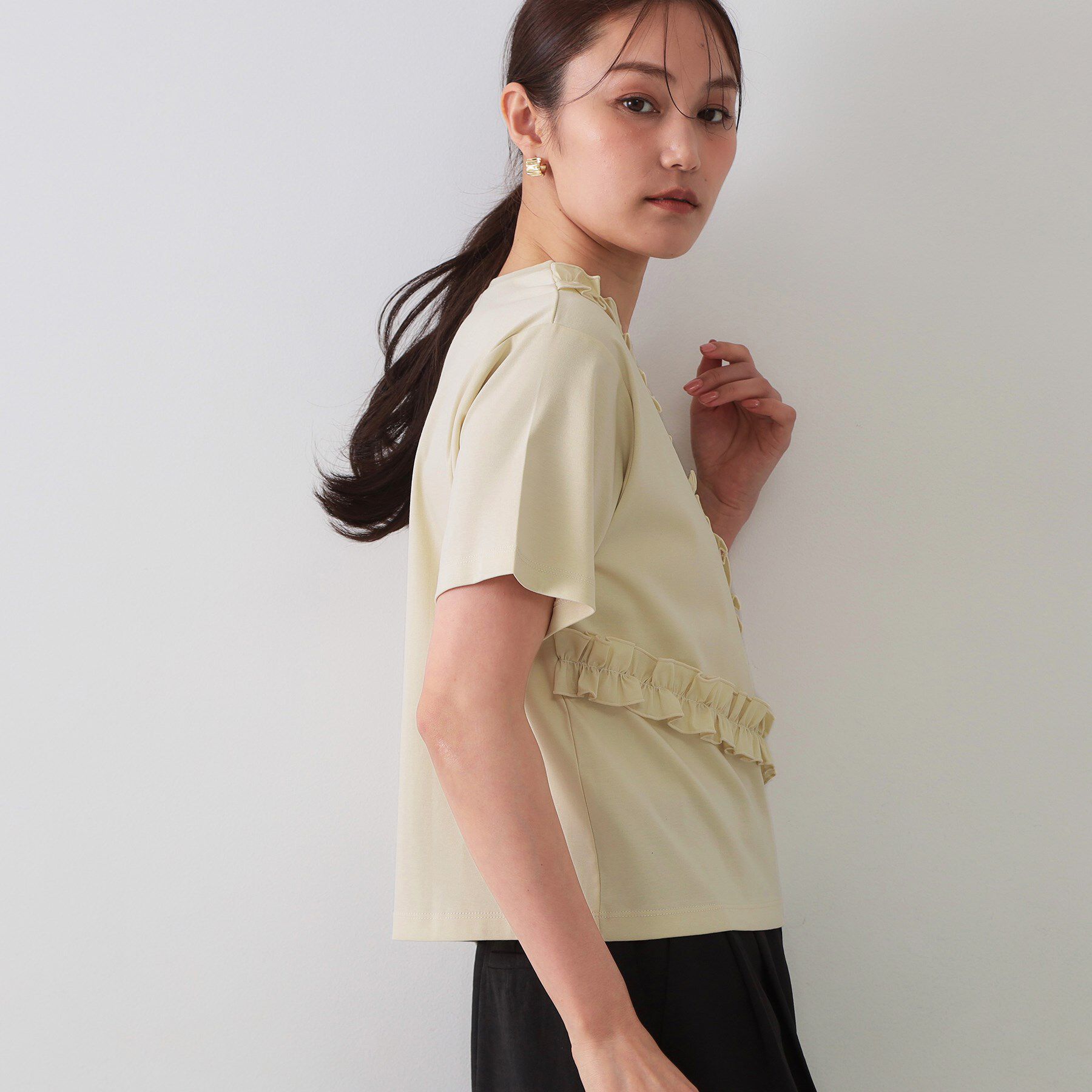OPAQUE.CLIP「《美人百花掲載》アシメフリルドッキングカットソー【洗濯機洗い可】」|Tシャツ・カットソー|