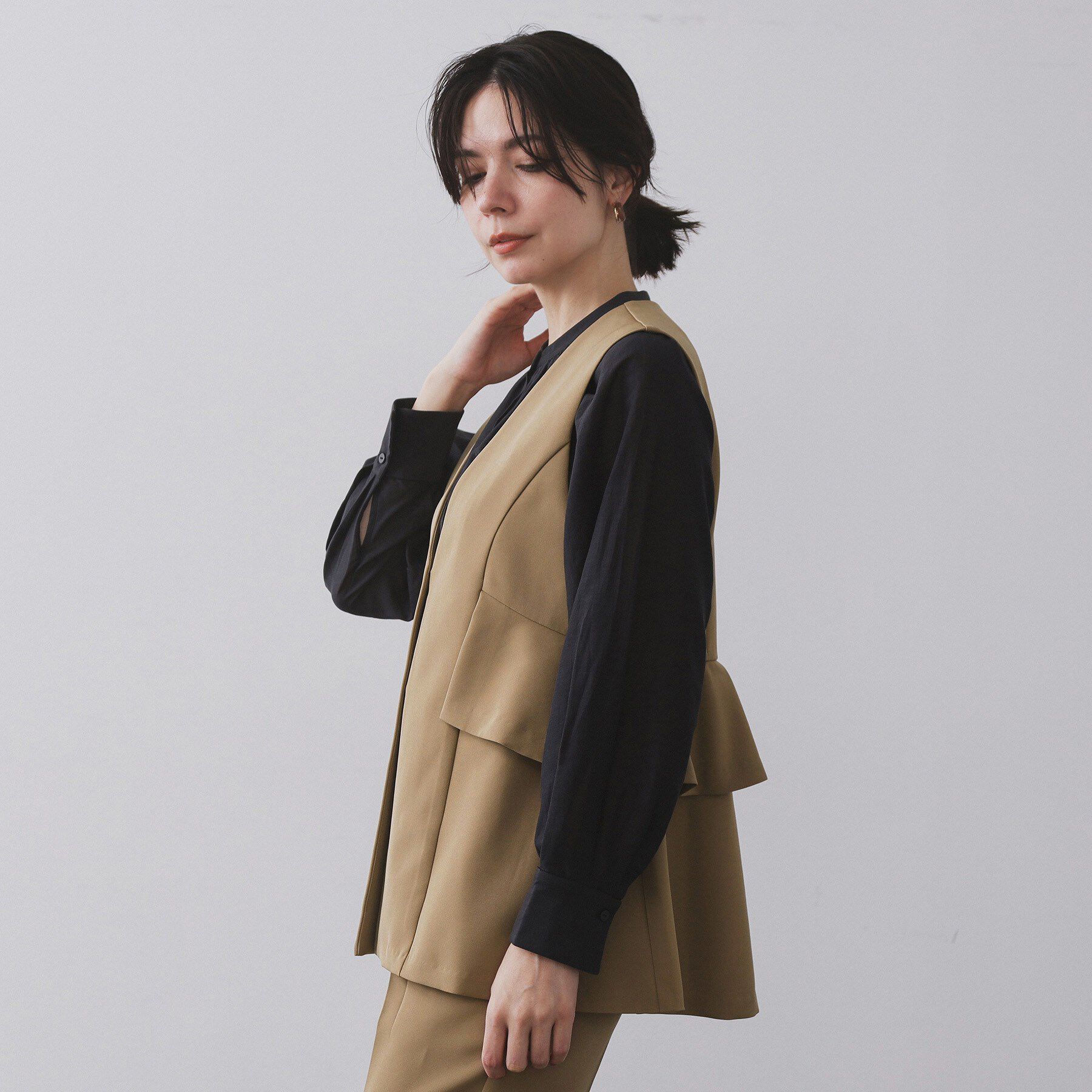 OPAQUE.CLIP「フリルペプラムジレ/セットアップ対応可【洗濯機洗い可】」|ベスト・ジレ|