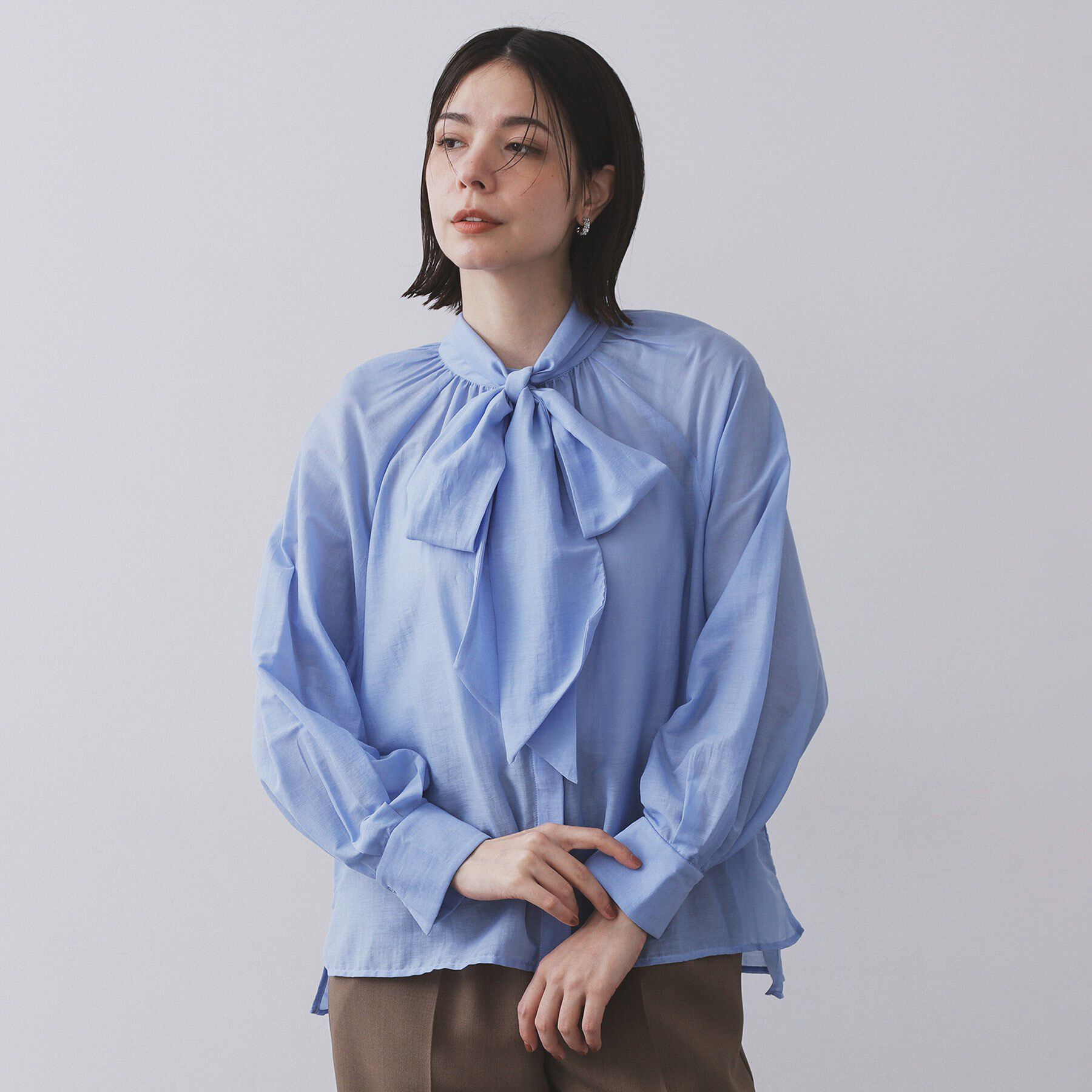 OPAQUE.CLIP「《BAILA掲載》2WAYシアーボウタイブラウス【洗濯機洗い可】」|シャツ・ブラウス|
