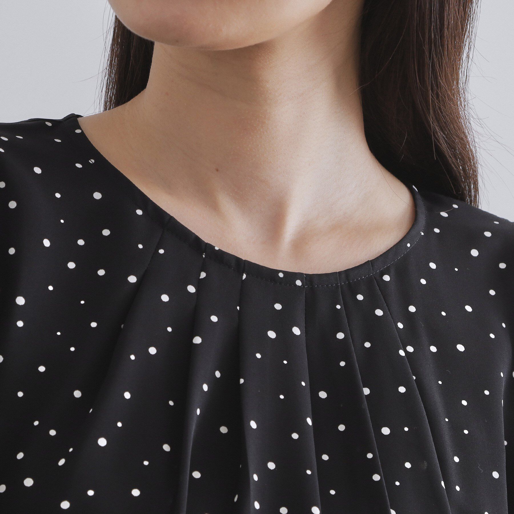 OPAQUE.CLIP「ランダムドットフリルブラウス【洗濯機洗い可】」|シャツ・ブラウス|