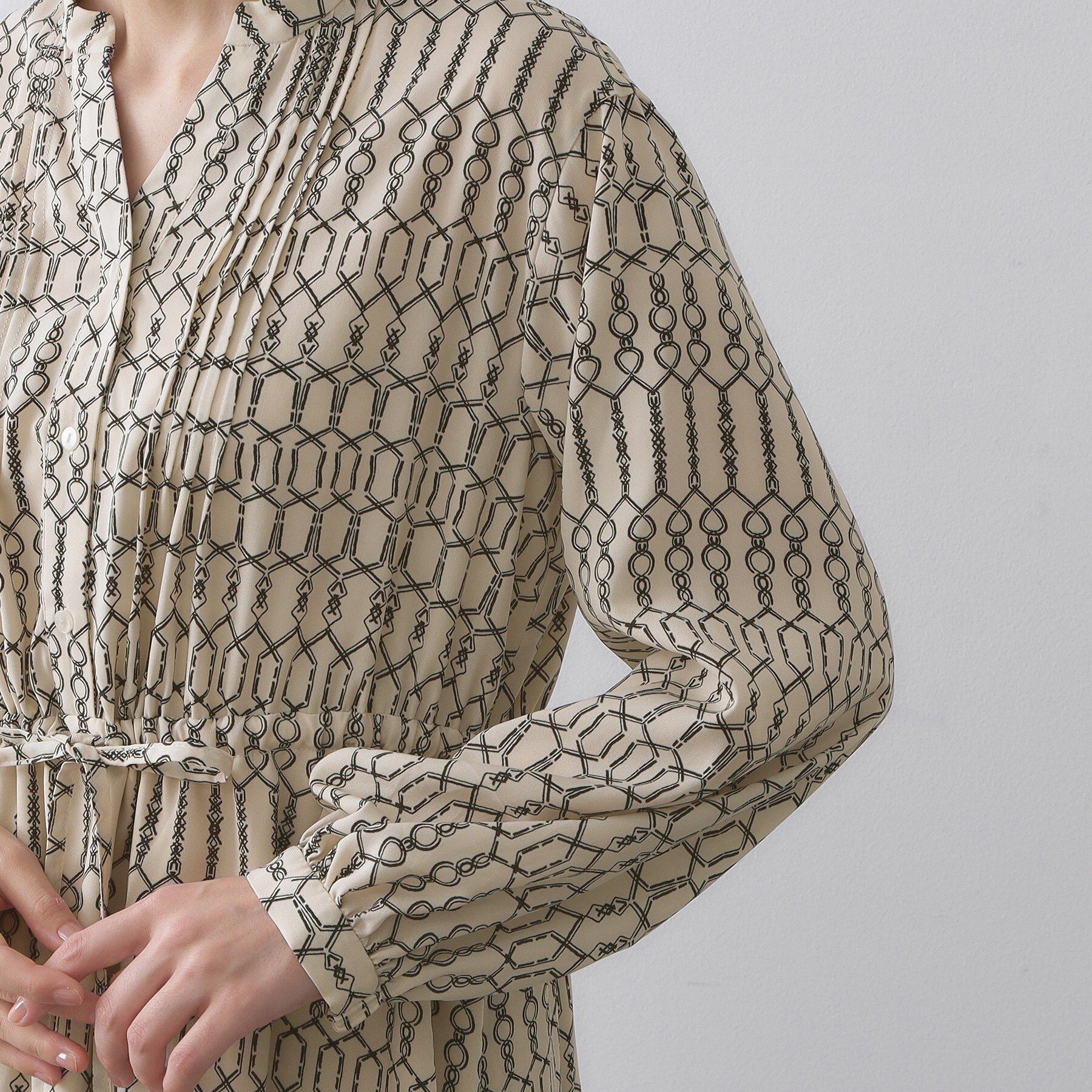 OPAQUE.CLIP「チェーンプリントフィット＆フレアワンピース【洗濯機洗い可〉」|ワンピース|