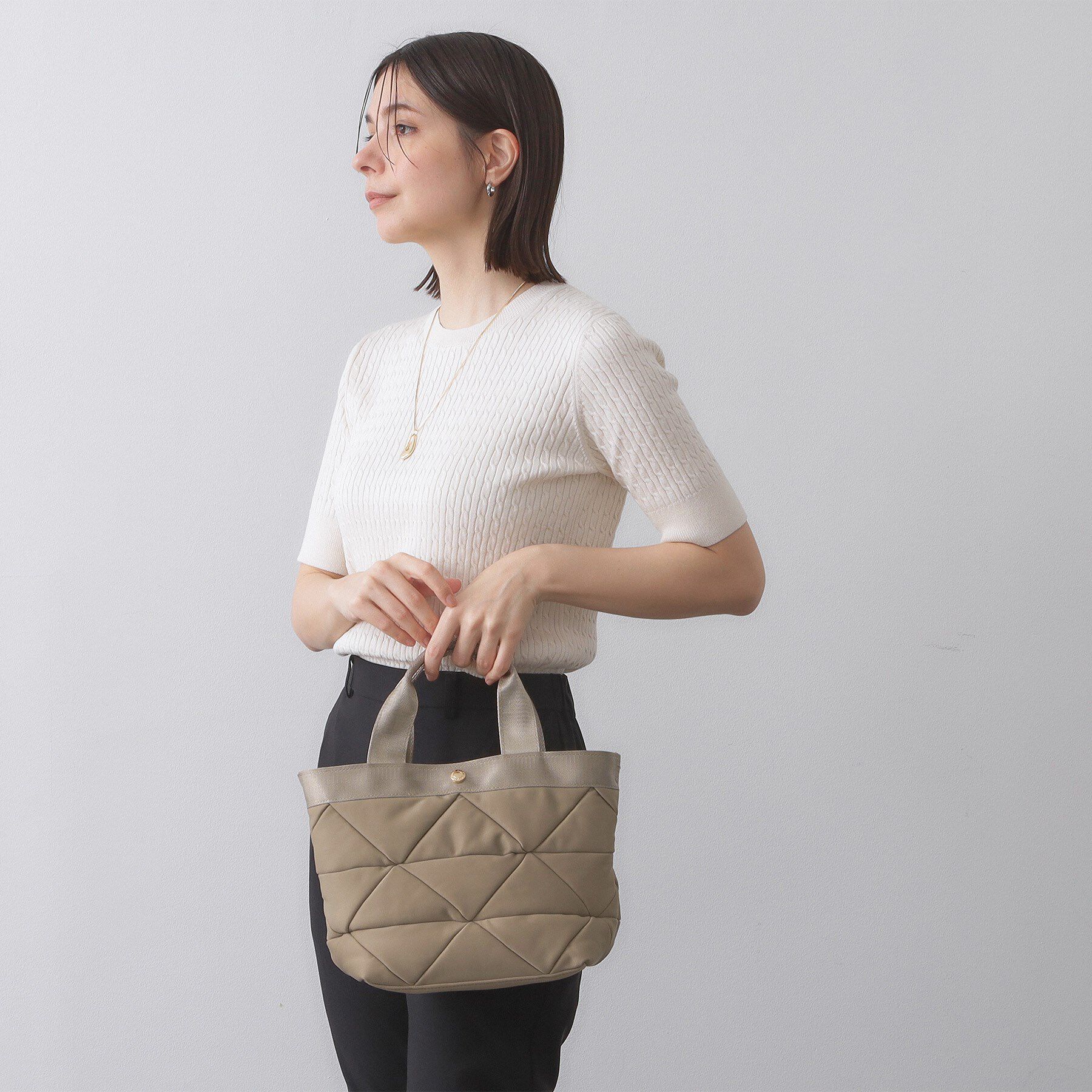 OPAQUE.CLIP「【2WAY／軽量】トライアングルキルティングミドルトートバッグ」|トートバッグ|
