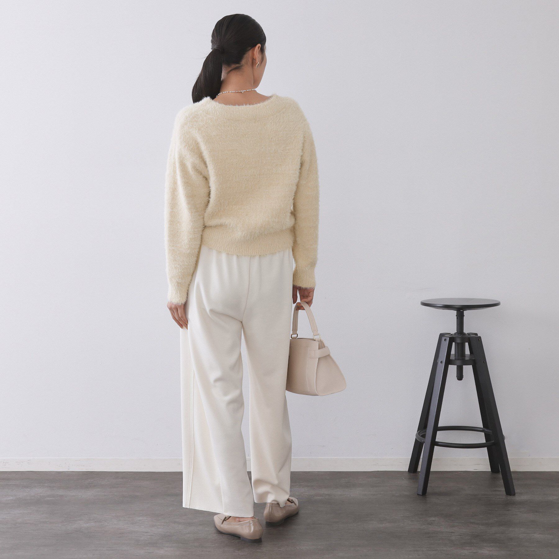 OPAQUE.CLIP「スパンコールフェザーVネックニット【洗濯機OK】」|ニット・セーター|