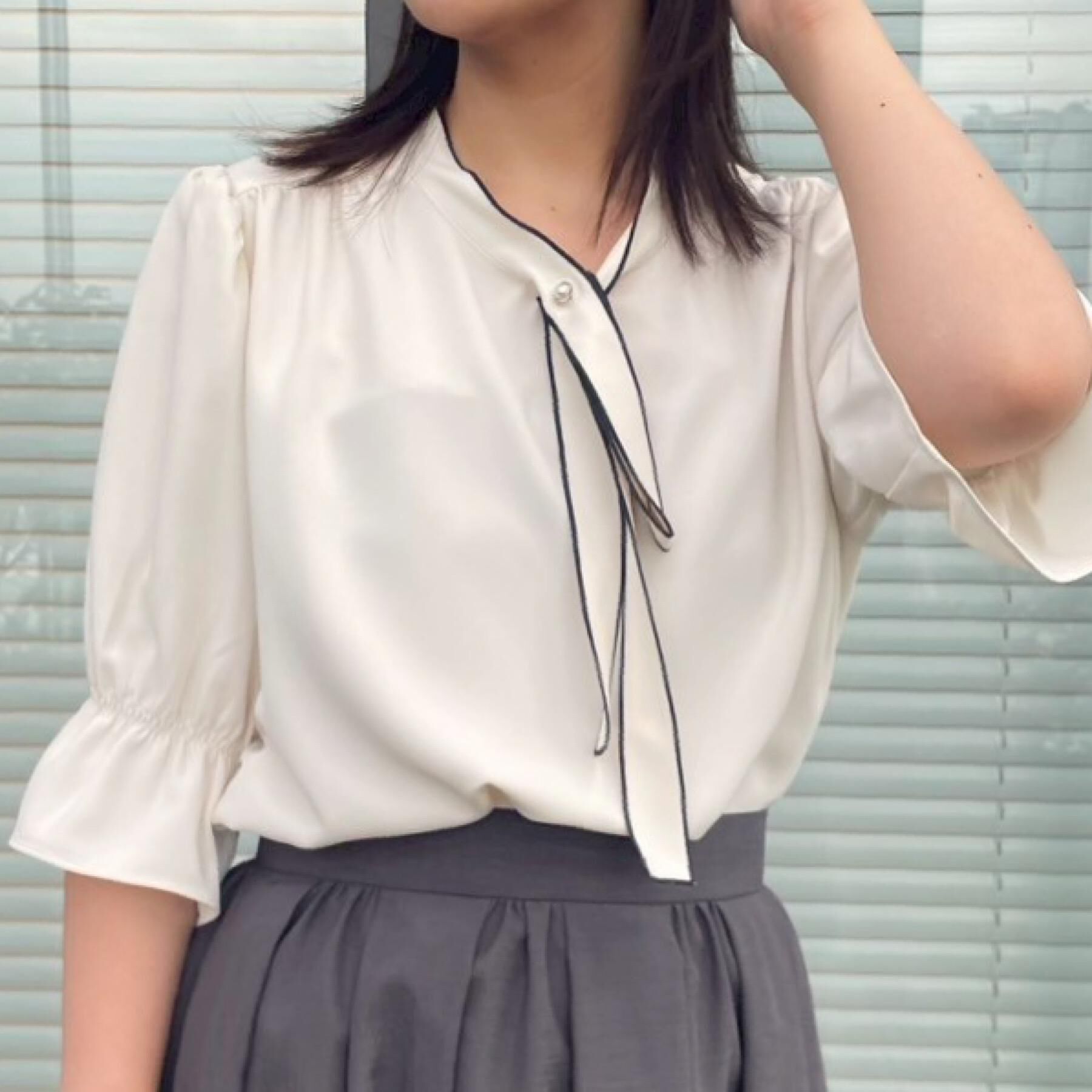 Couture broach「【大人可愛い・5分袖・通勤】デザインタイブラウス」|シャツ・ブラウス|