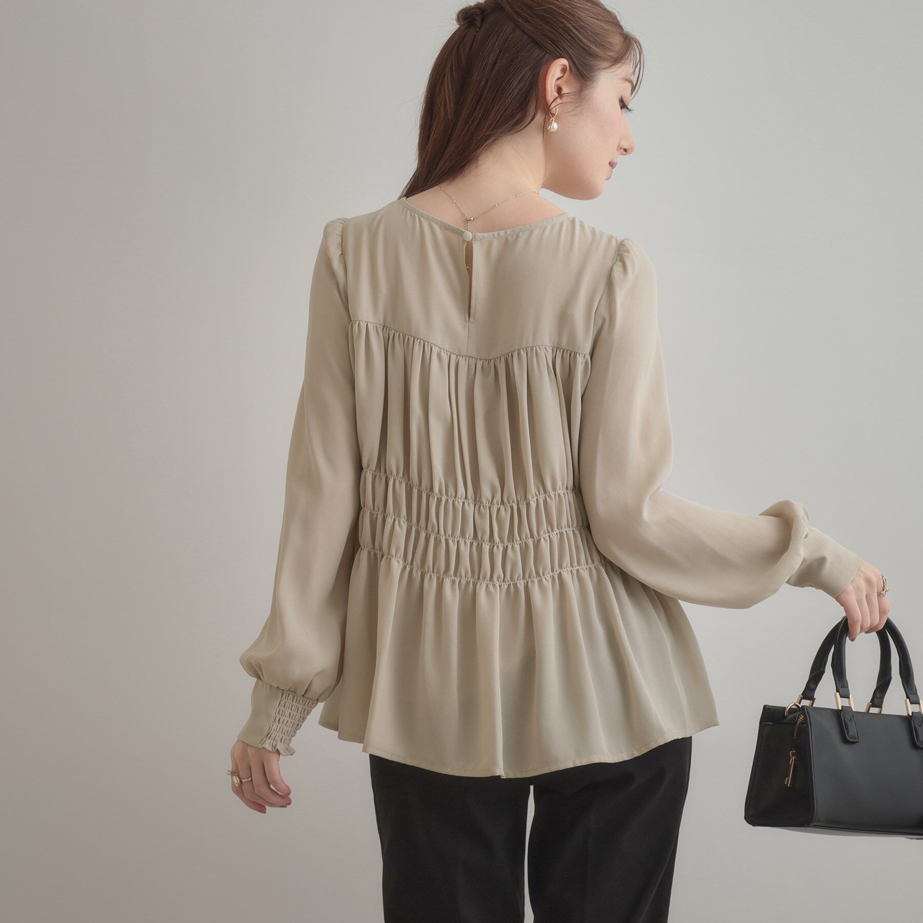 Couture broach「【マシンウォッシャブル・きれいめ・通勤】シャーリングチュニックブラウス」|シャツ・ブラウス|