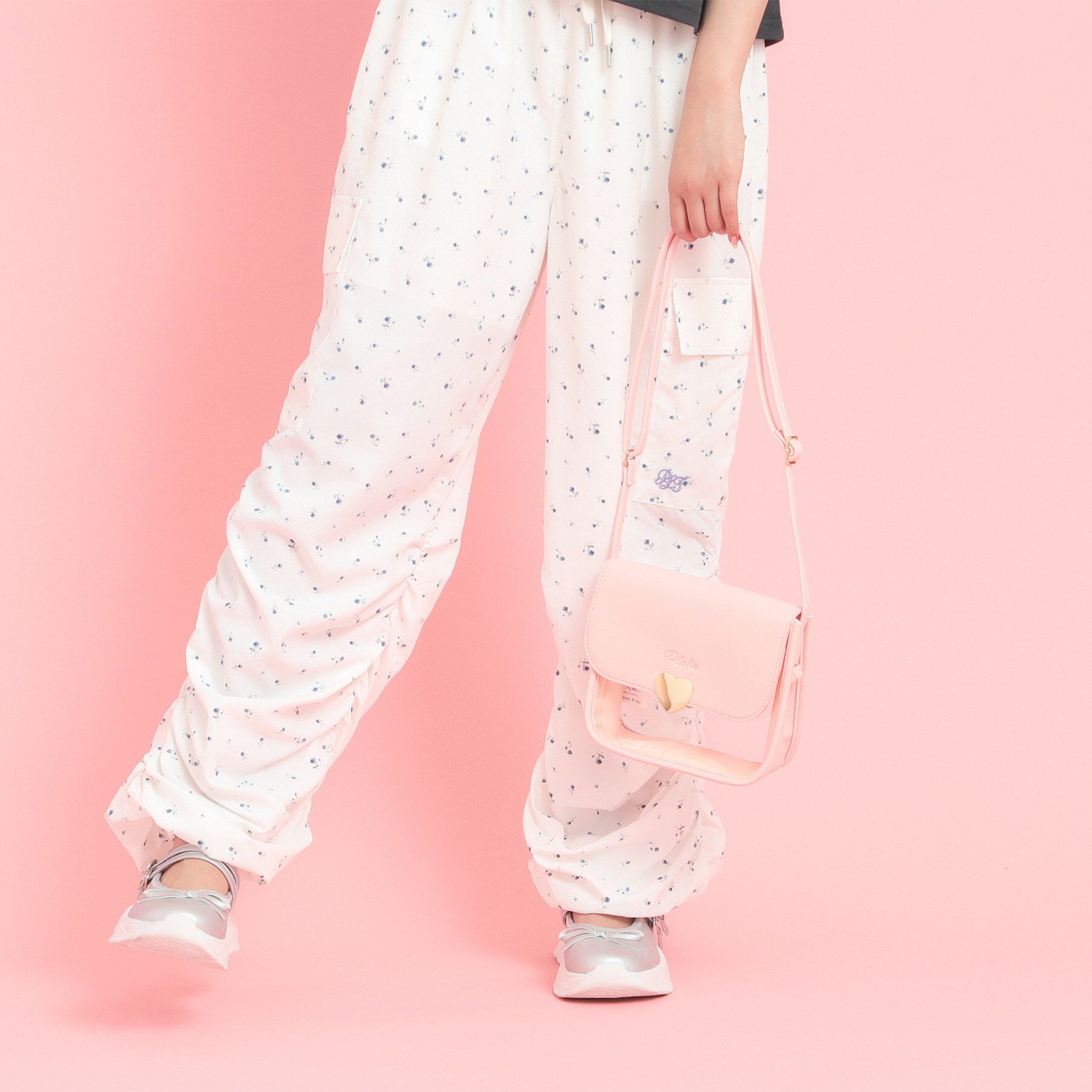 PINK-latte「ハートバックルPVCショルダーバッグ」|ショルダー・メッセンジャー|