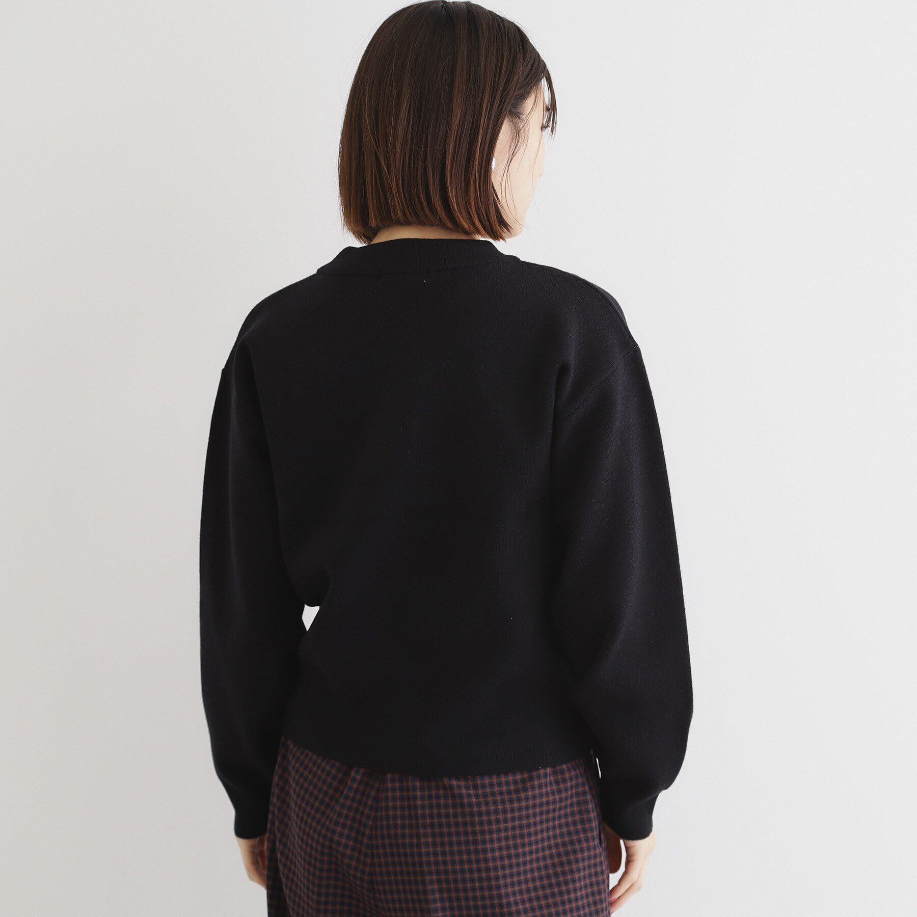 THE SHOP TK「【静電気防止】ビジュー＆パール調ロゴジャガードニット」|ニット・セーター|