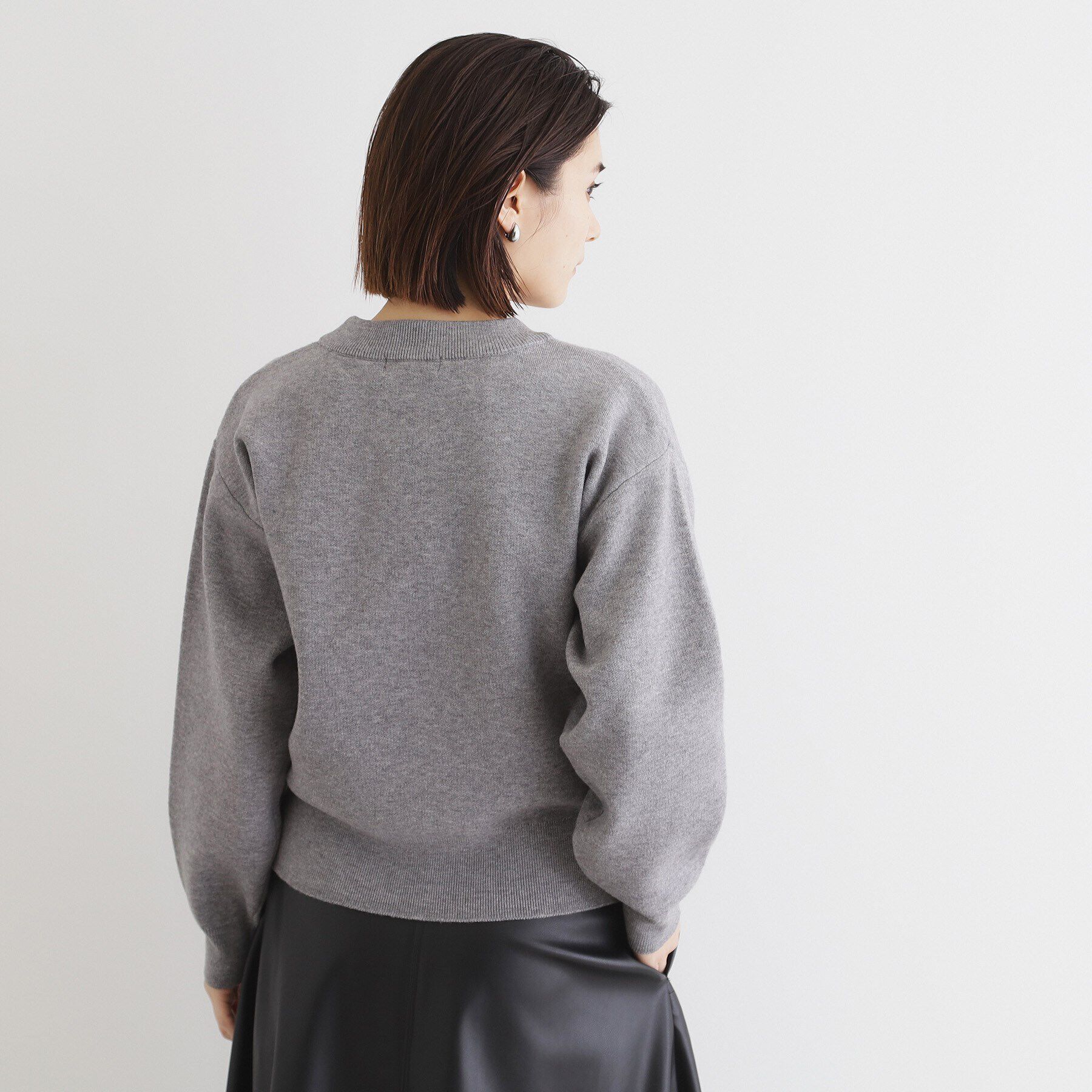 THE SHOP TK「【静電気防止】ビジュー＆パール調ロゴジャガードニット」|ニット・セーター|