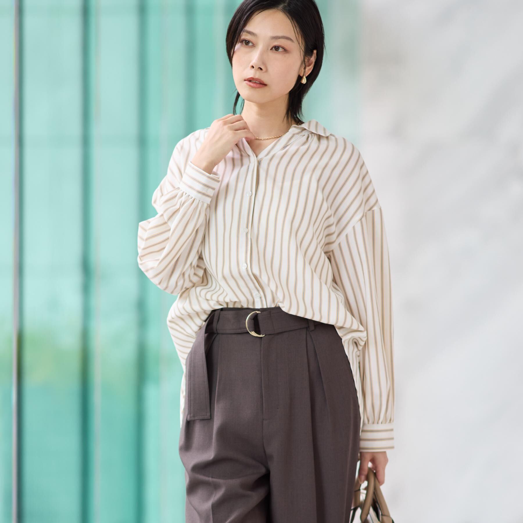 THE SHOP TK「【後ろ姿もサマになる】ストライプ バックシャーリングシャツ/体型カバー/洗える」|シャツ・ブラウス|