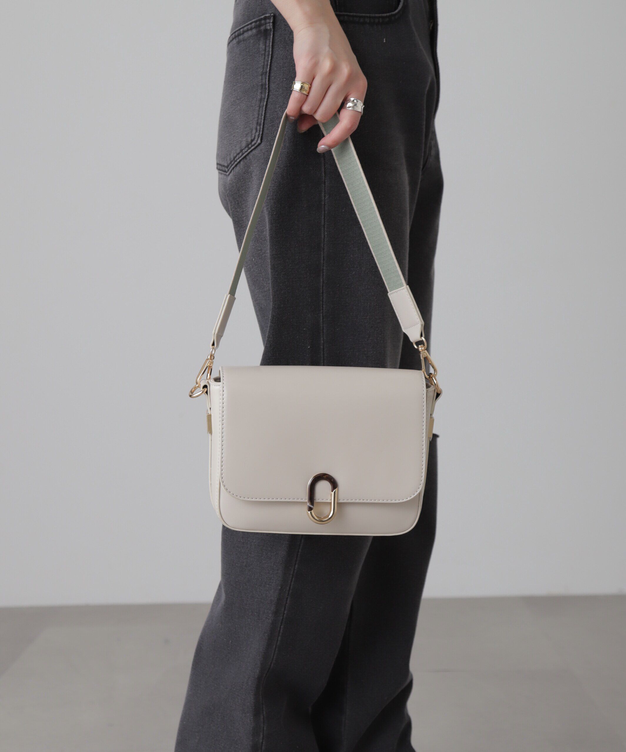  「レトロフラップショルダーバッグ」|その他|ホワイト