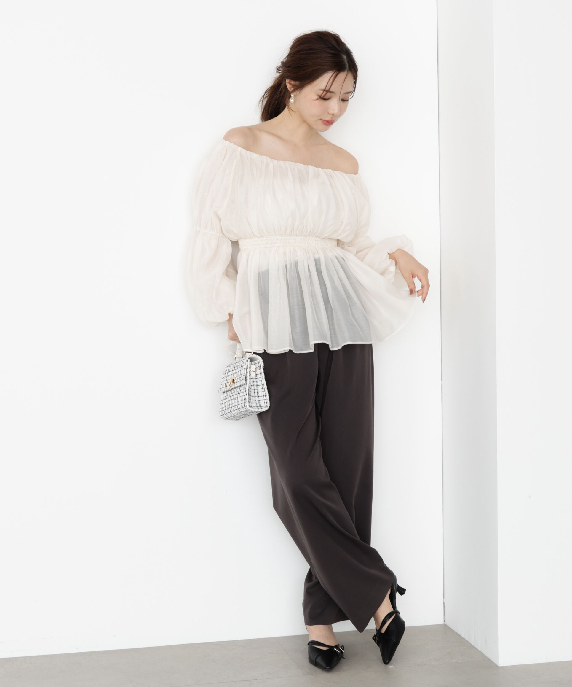 PROPORTION BODY DRESSING「＜ウォッシャブル＞バルーンスリーブオフショルブラウス 25AW」|シャツ・ブラウス|