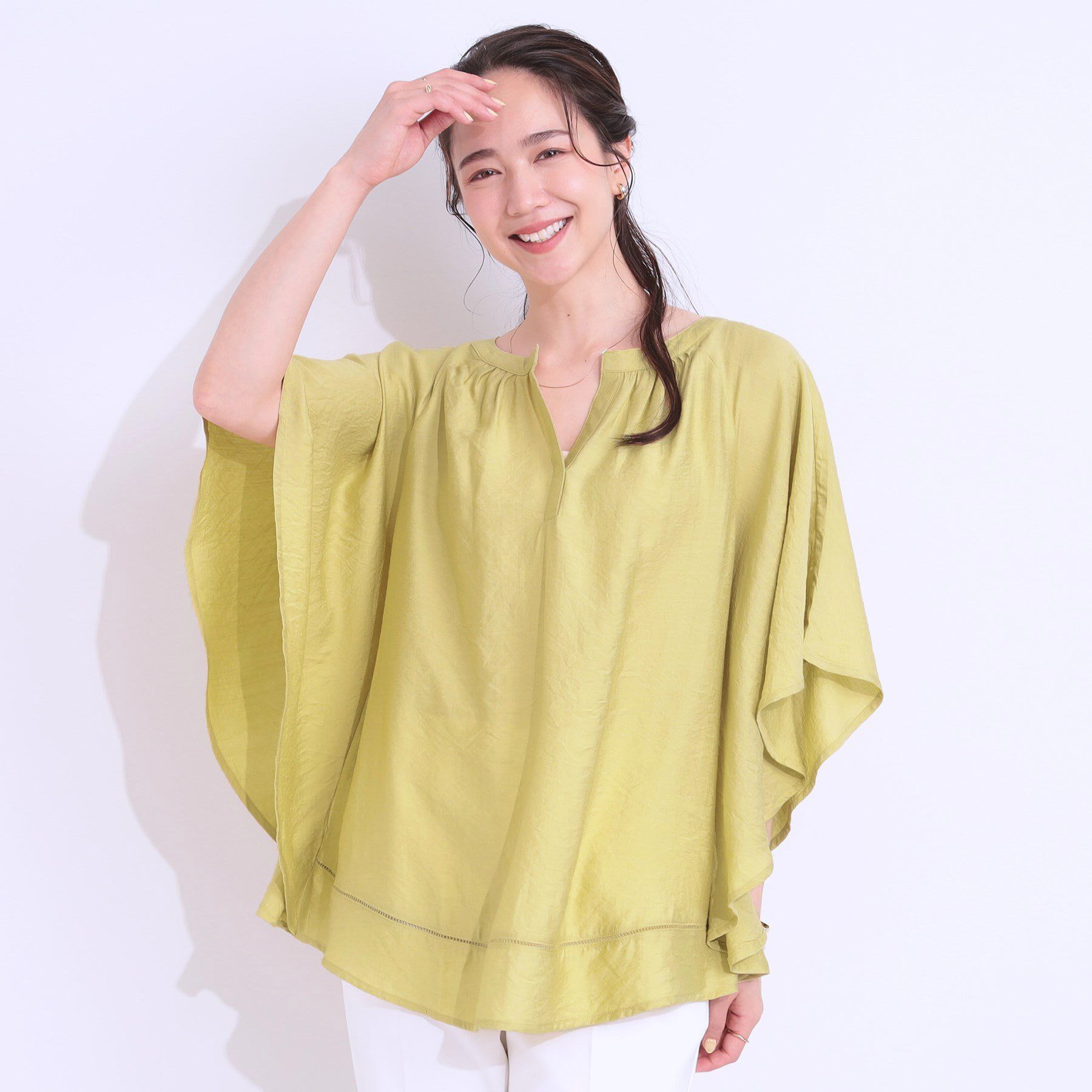 SHOO･LA･RUE「【洗える/ひんやり】涼しく体型カバー お袖フレア ドレープブラウス」|シャツ・ブラウス|