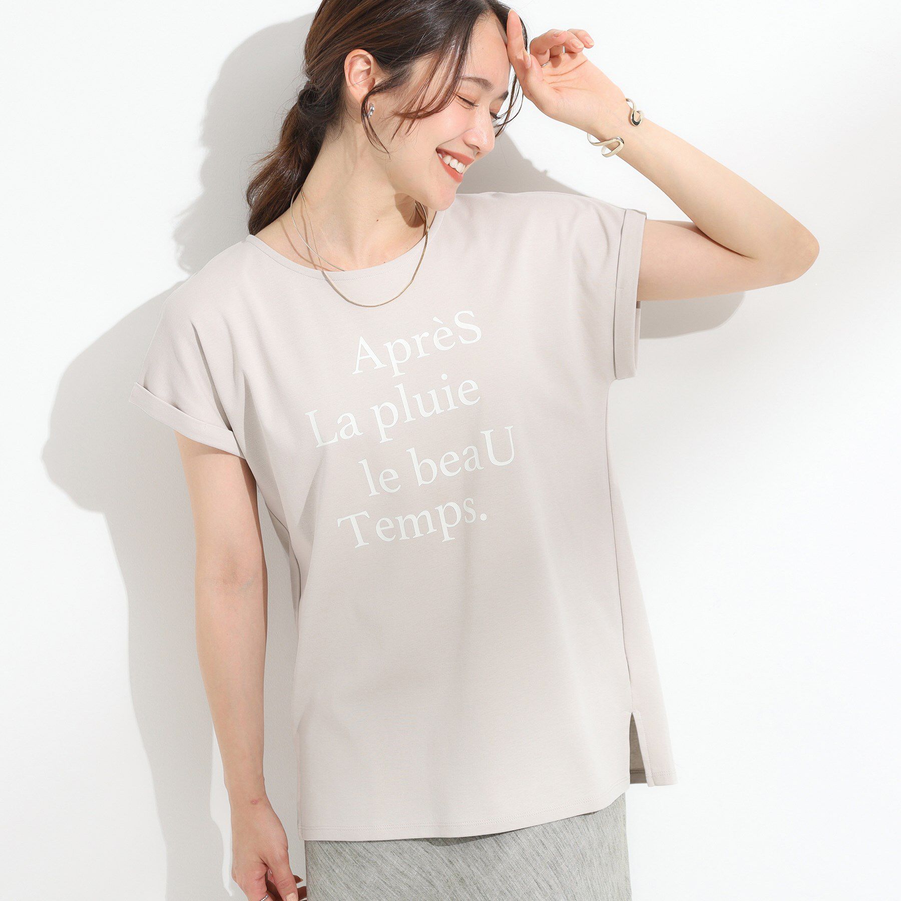 SHOO･LA･RUE「【汗ジミ防止/ひんやり/UV】ロゴプリントTシャツ」|Tシャツ・カットソー|ライトベージュ(05