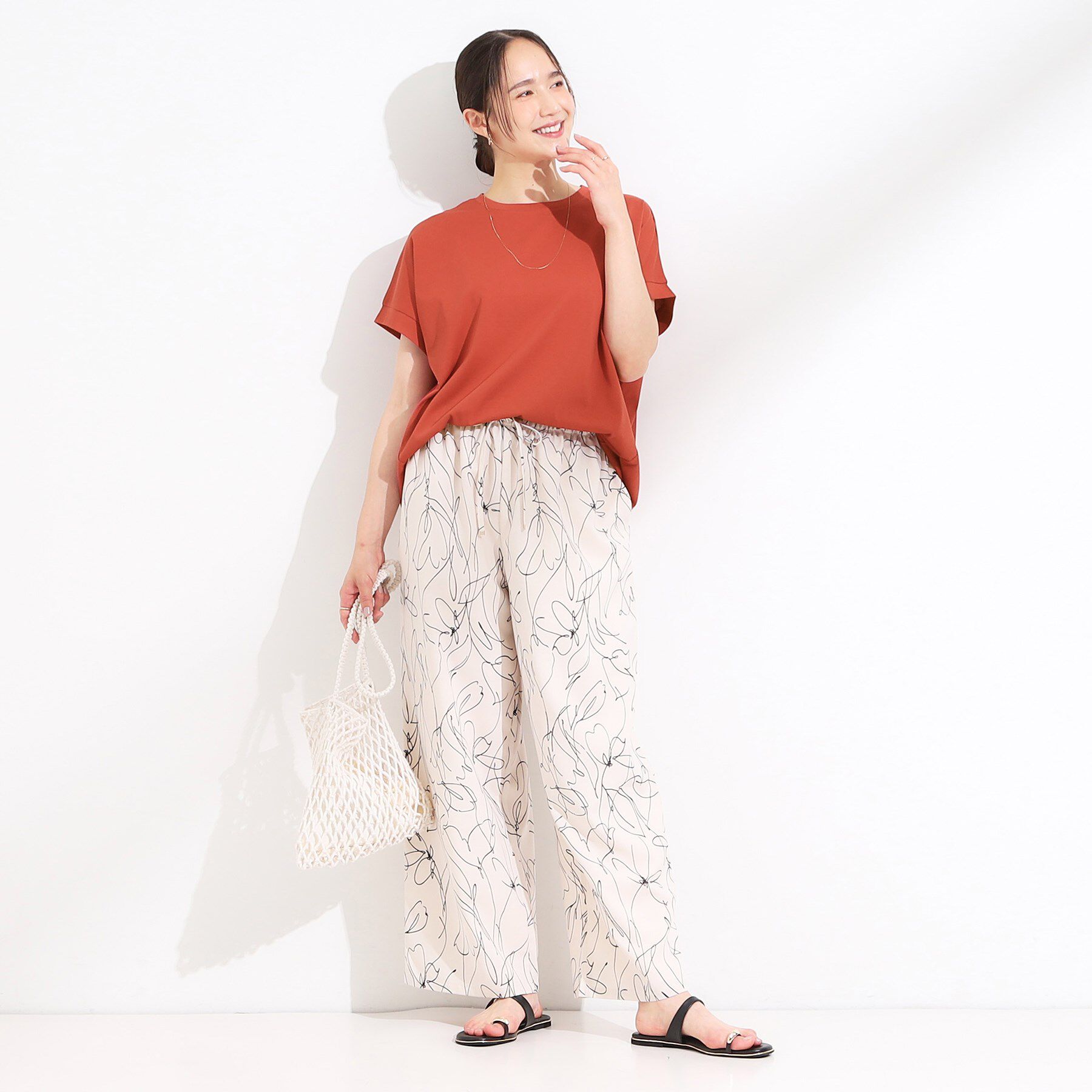 SHOO･LA･RUE「【S-LL/汗ジミ軽減/ひんやり/UV】体型カバーに タック入りドルマントップス」|Tシャツ・カットソー|