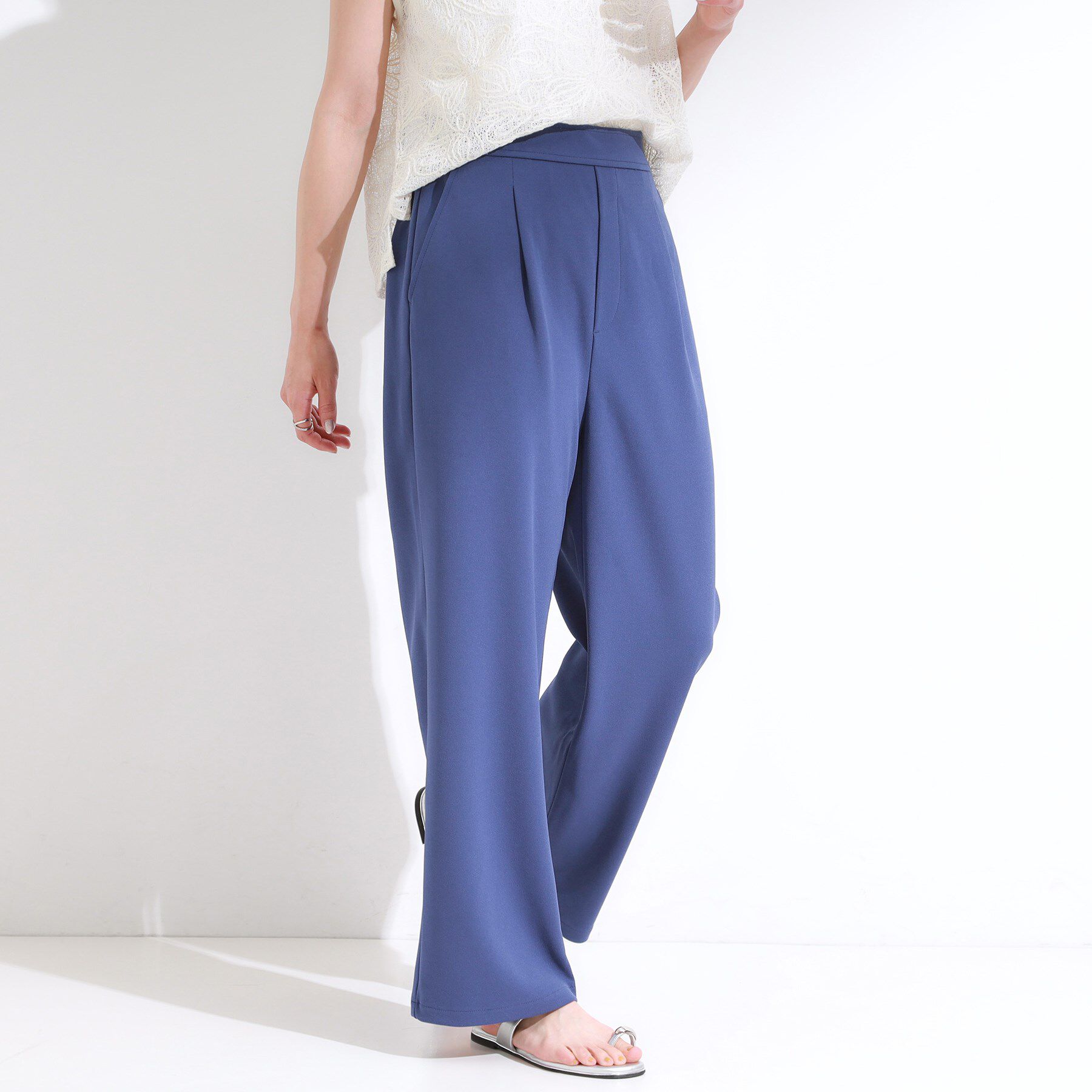 SHOO･LA･RUE「【S-LL/ストレッチ】脚のラインを拾いにくい スマートワイドパンツ」|その他|ブルー(092)