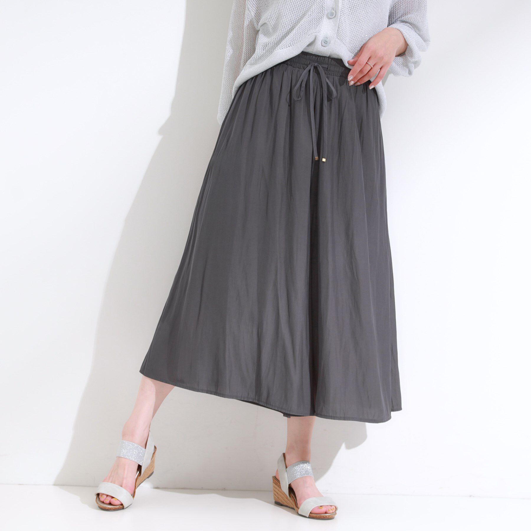 SHOO･LA･RUE「【S-LL/裏地ひんやり】スカート見えで上品に マットサテンスカーチョ」|その他|チャコールグレー(0