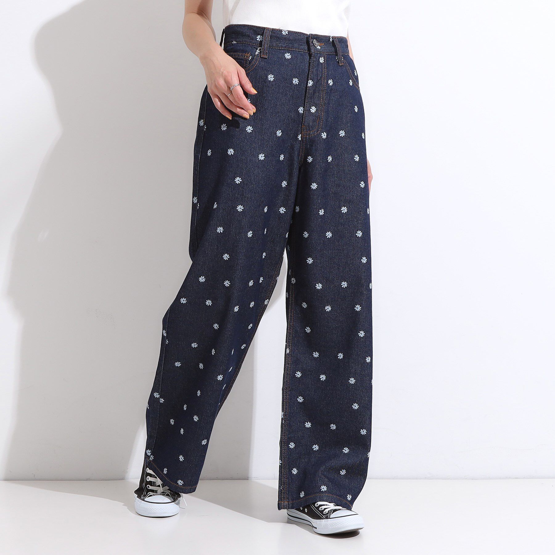 SHOO･LA･RUE「【S-LL】周りと差がつく デイジー柄デニムワイドパンツ」|デニム|