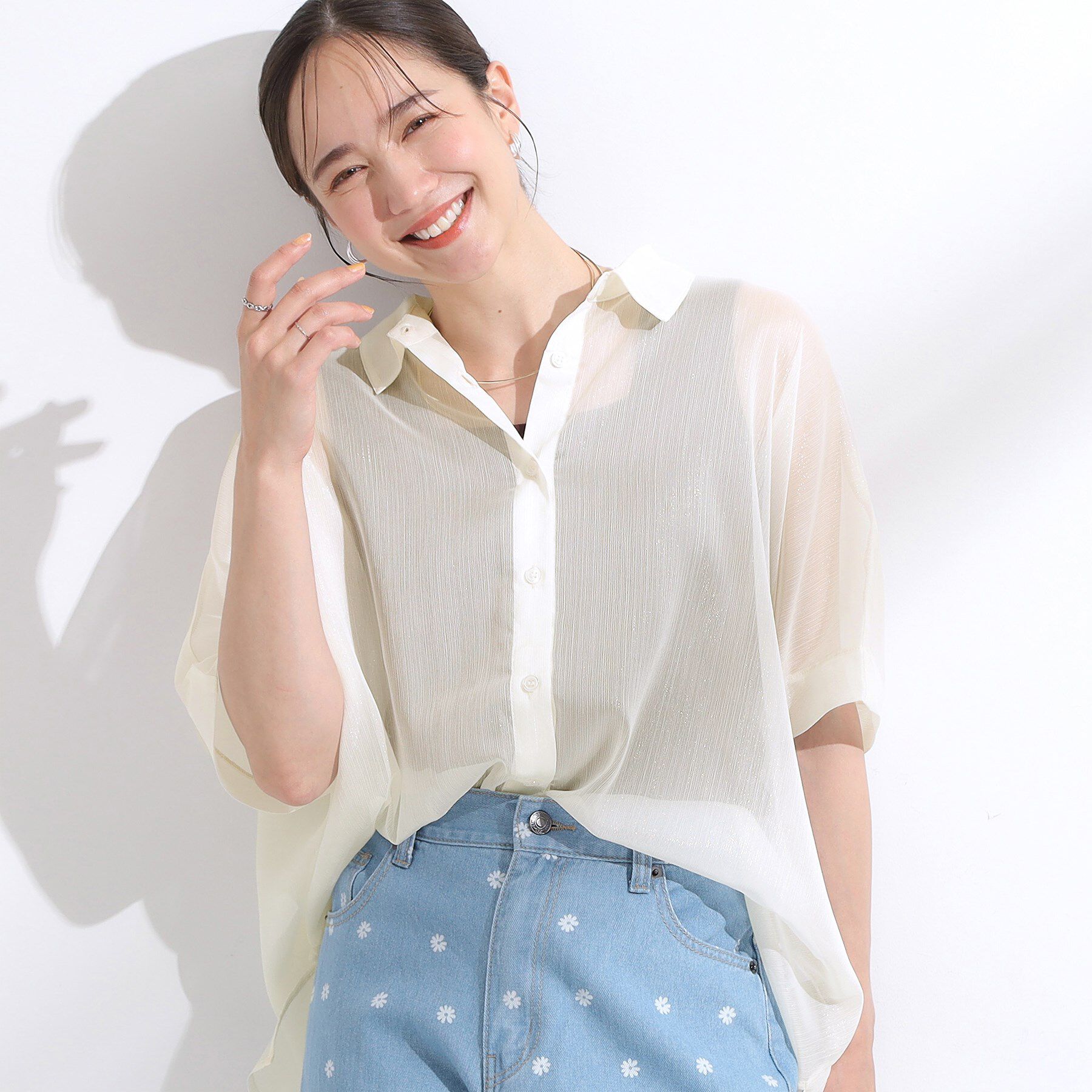 SHOO･LA･RUE「大人のシアー感 ラメが華やかな楊柳ポンチョシャツ」|シャツ・ブラウス|ホワイト(001)