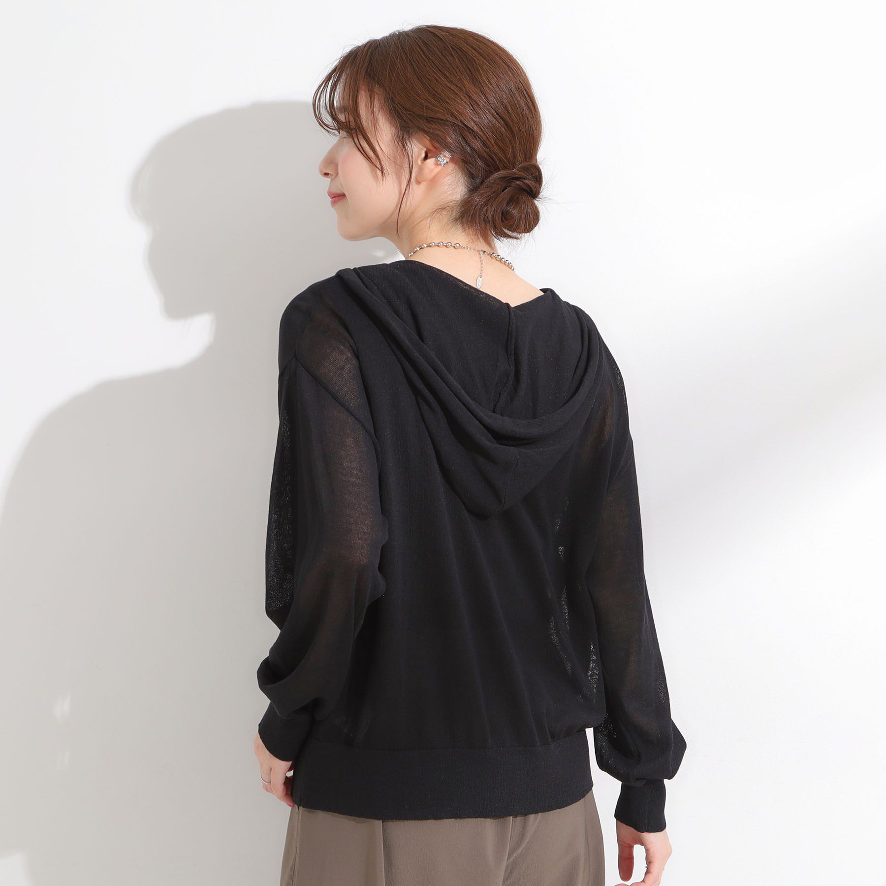 SHOO･LA･RUE「冷房対策にも 上品なシアー感のニットパーカ」|カーディガン|