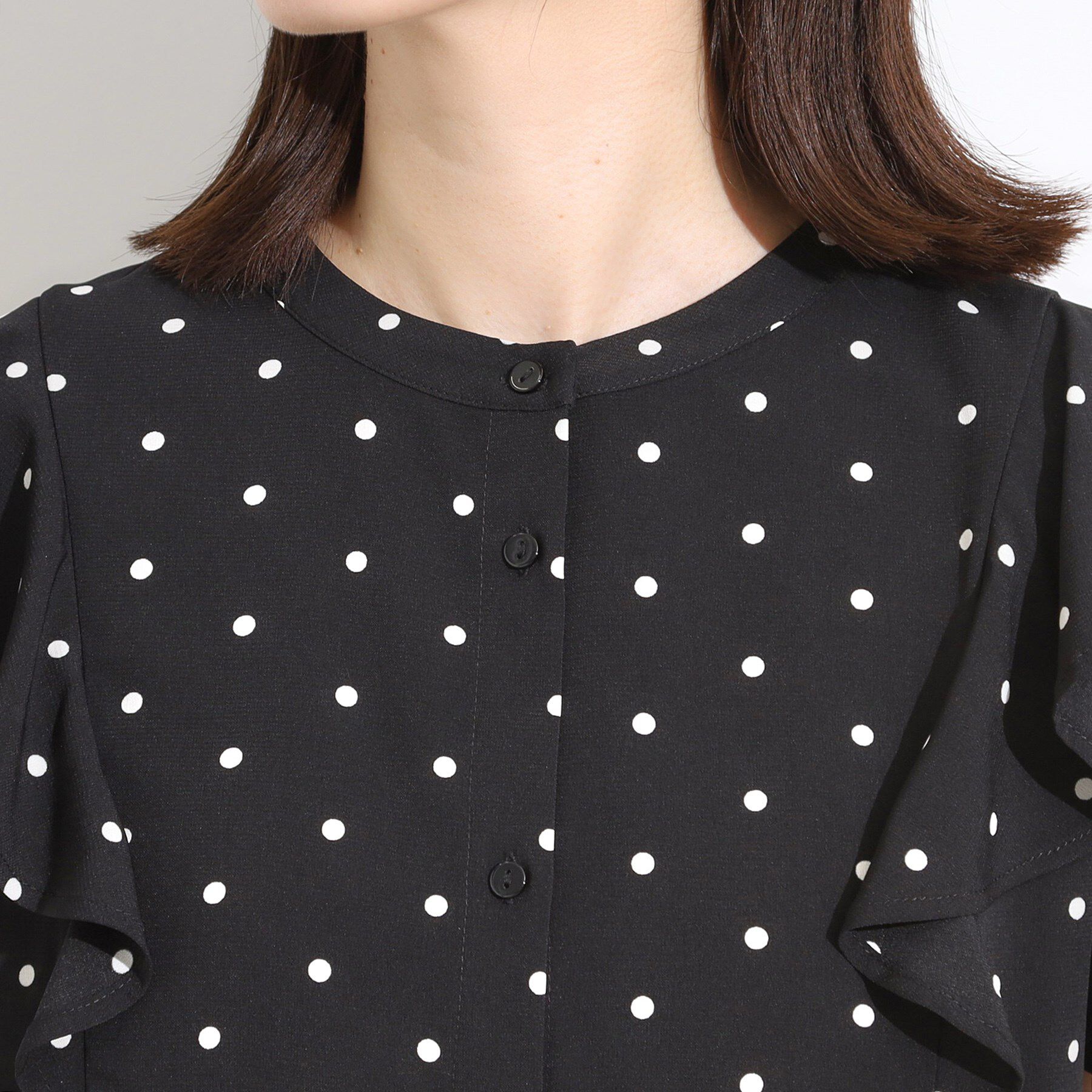 SHOO･LA･RUE「【無地/ドット柄】お袖フリルが華やぐ きれいめブラウス」|シャツ・ブラウス|