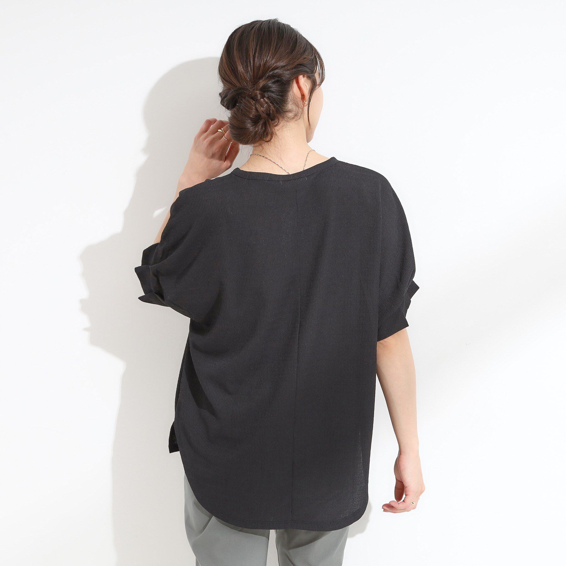 SHOO･LA･RUE「【S-LL/洗える】お袖のタックがアクセント インせず着られる さらさらドルマントップス」|Tシャツ・カットソー|