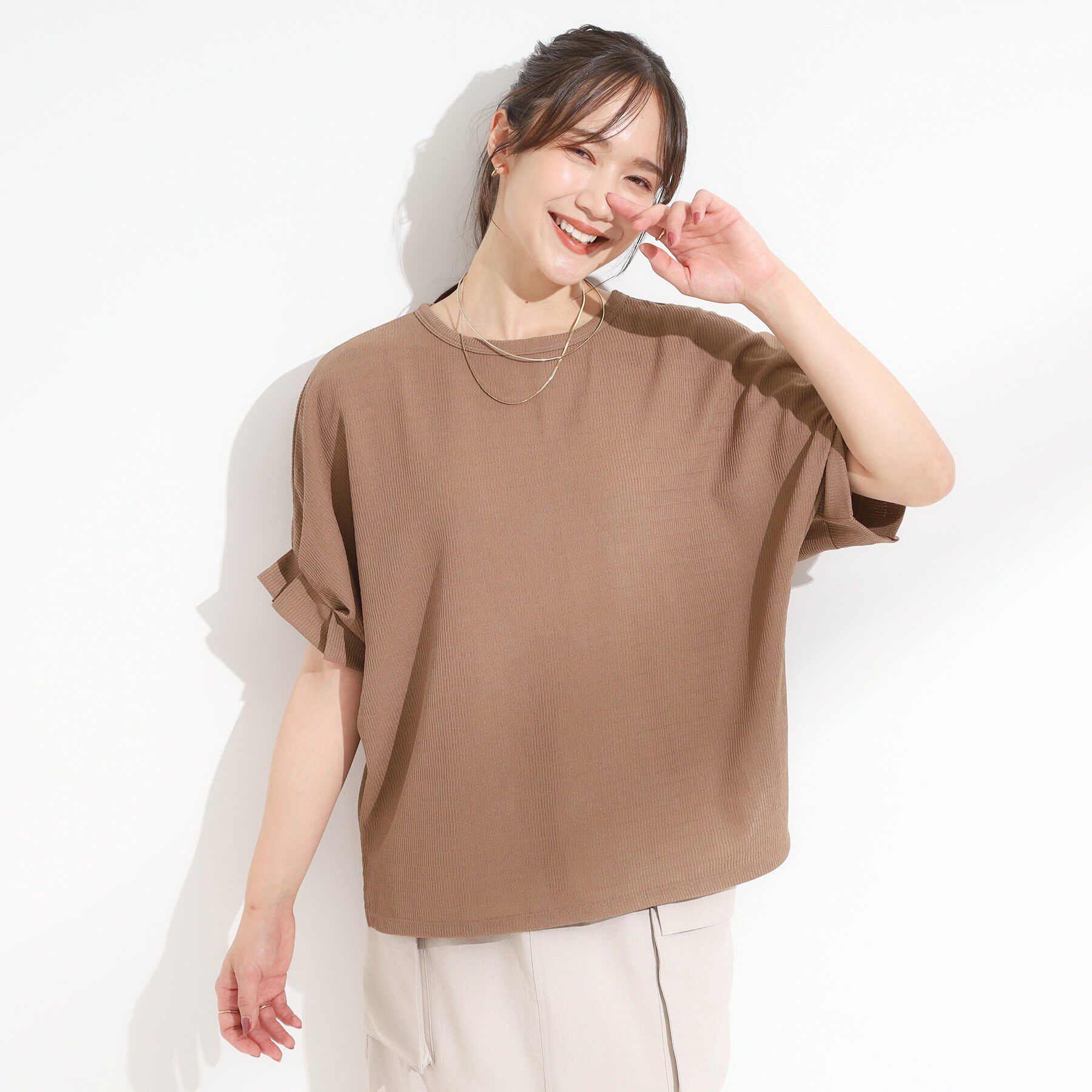 SHOO･LA･RUE「【S-LL/洗える】お袖のタックがアクセント インせず着られる さらさらドルマントップス」|Tシャツ・カットソー|