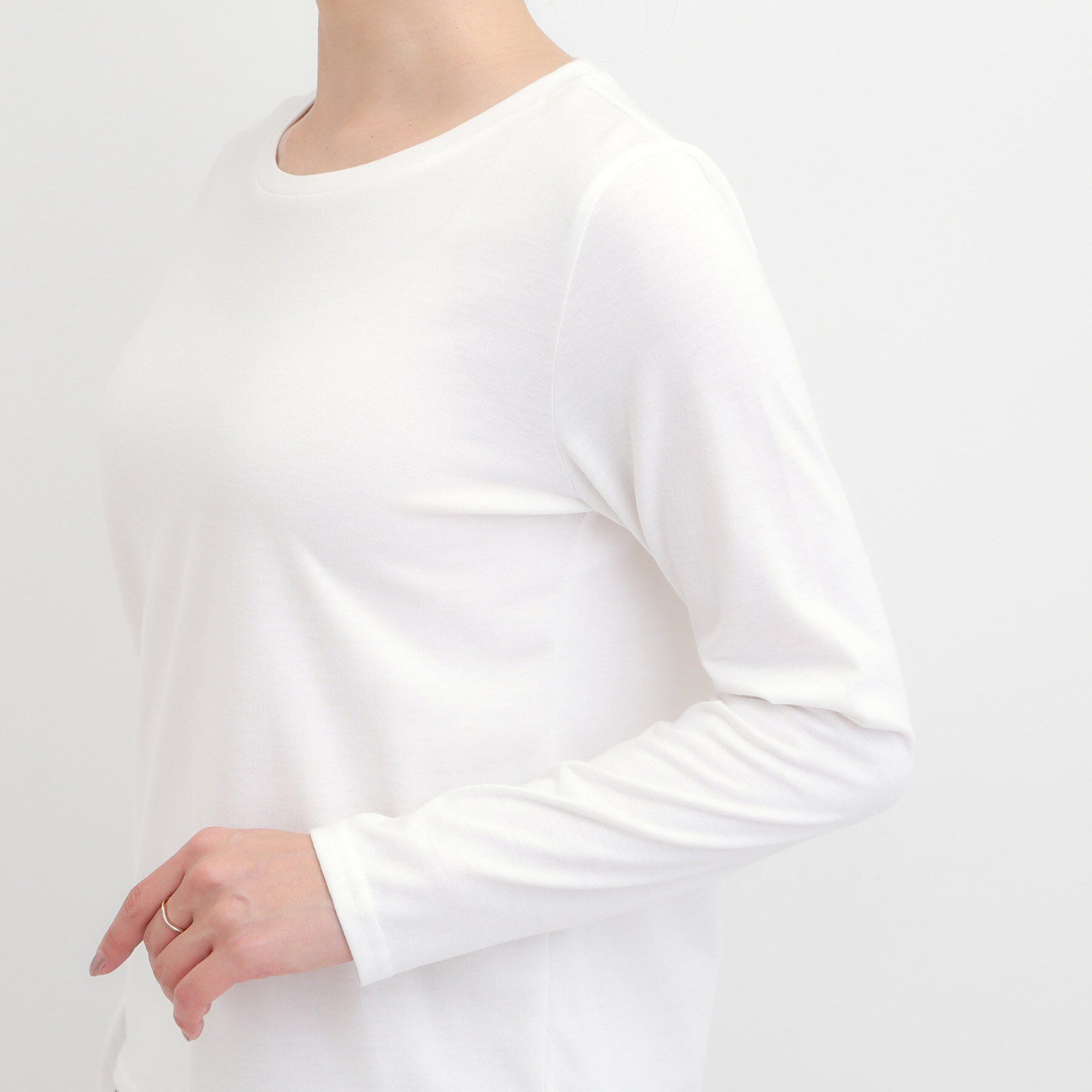 SHOO･LA･RUE「【2点セット/S-LL】大人のフェミニンカジュアルに ラメシャギーニットベスト+ロンT」|ニット・セーター|