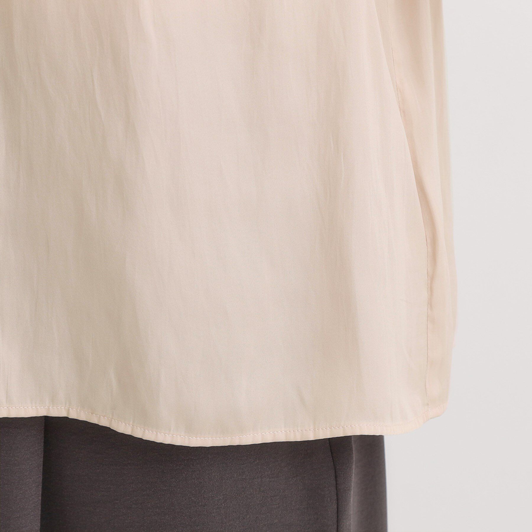 SHOO･LA･RUE「【洗える/S-LL】お仕事にもデイリーにも サテン5分袖ブラウス」|シャツ・ブラウス|