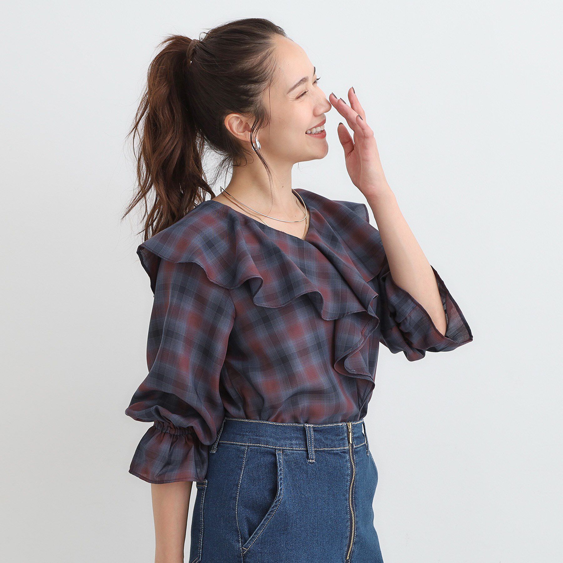 SHOO･LA･RUE「【S-LL】きれいめカジュアルに チェック柄フリルブラウス」|シャツ・ブラウス|