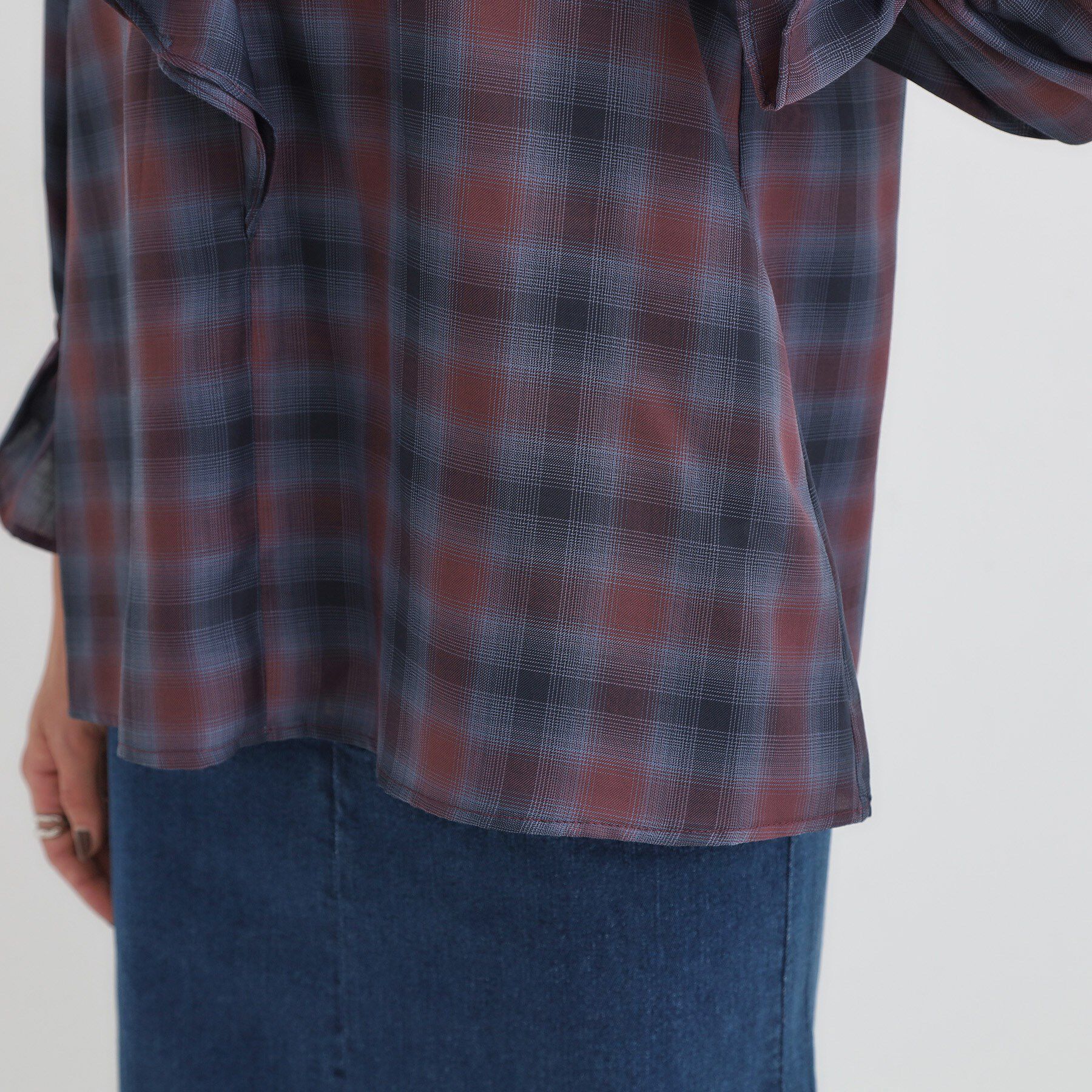 SHOO･LA･RUE「【S-LL】きれいめカジュアルに チェック柄フリルブラウス」|シャツ・ブラウス|