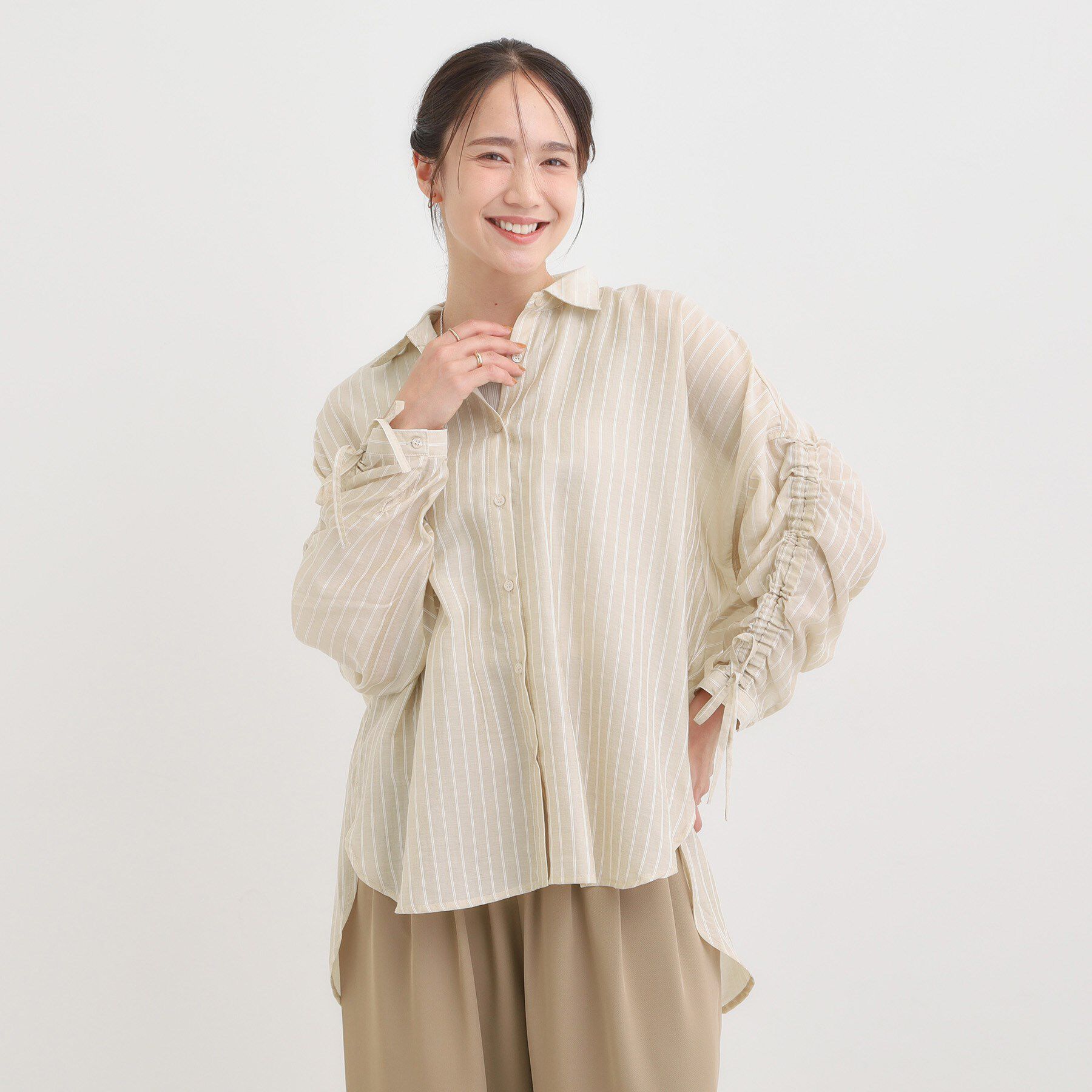 SHOO･LA･RUE「【S-LL/ひんやり】程よい透け感 ストライプ柄 お袖ギャザーデザインシャツ」|シャツ・ブラウス|