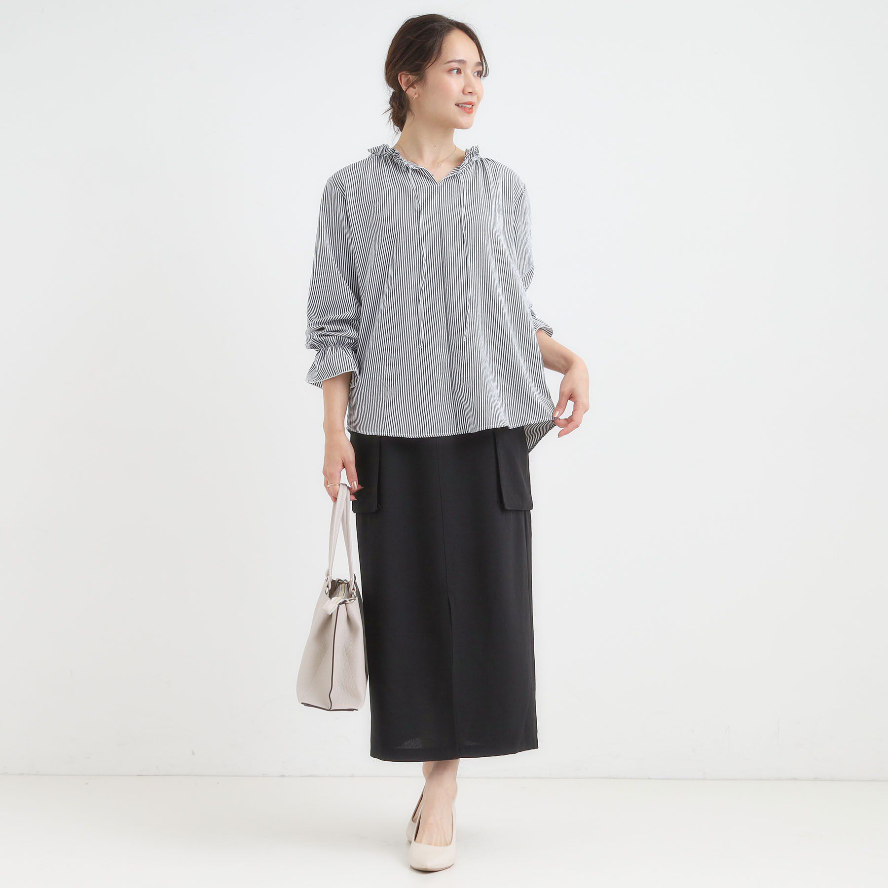 SHOO･LA･RUE「【S-LL/洗濯後しわになりにくい/吸水速乾/UV】大人フェミニンな装いに 襟フリルブラウス」|シャツ・ブラウス|