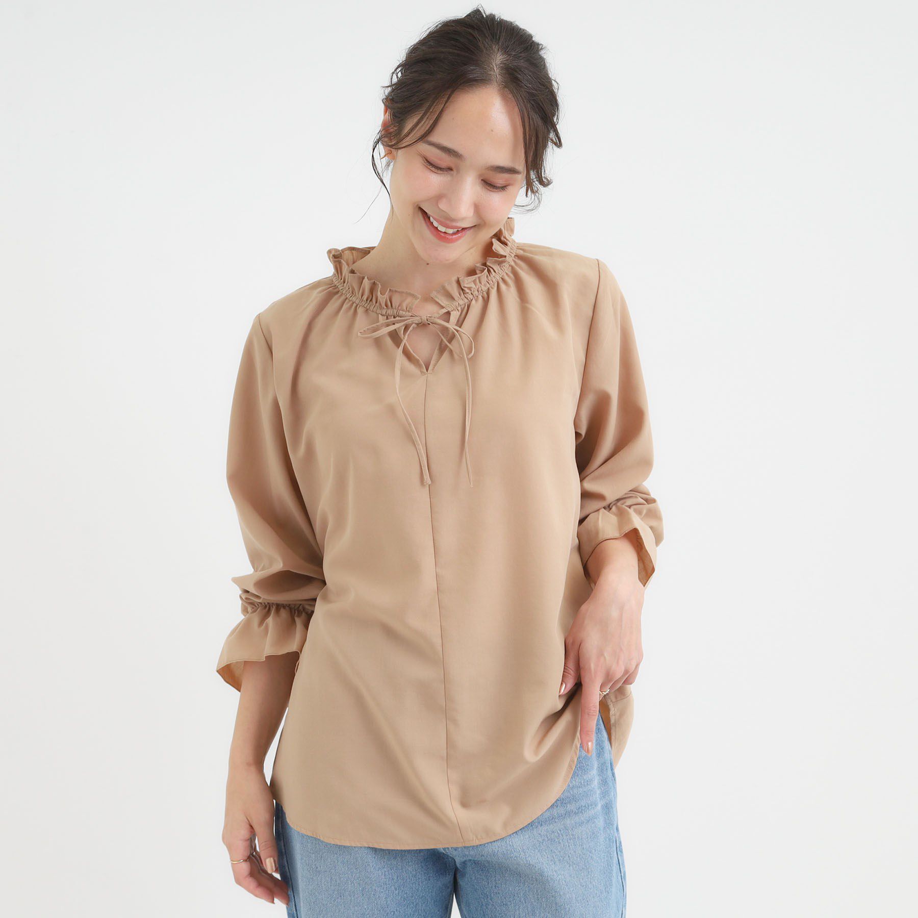 SHOO･LA･RUE「【S-LL/洗濯後しわになりにくい/吸水速乾/UV】大人フェミニンな装いに 襟フリルブラウス」|シャツ・ブラウス|