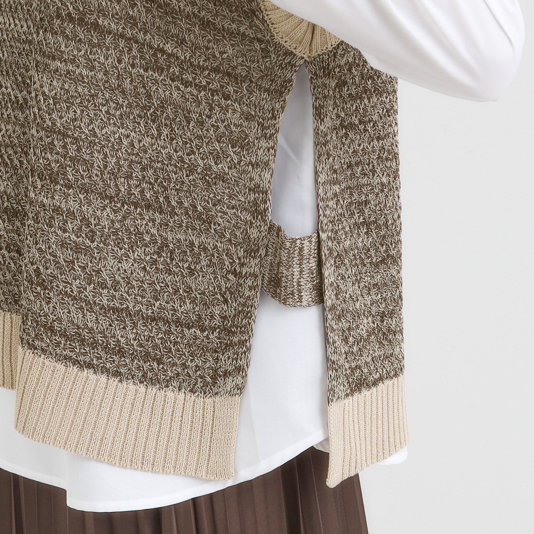 SHOO･LA･RUE「【2点セット/S-LL】着回しいろいろ 編み柄ベスト&times;ブラウス」|ニット・セーター|