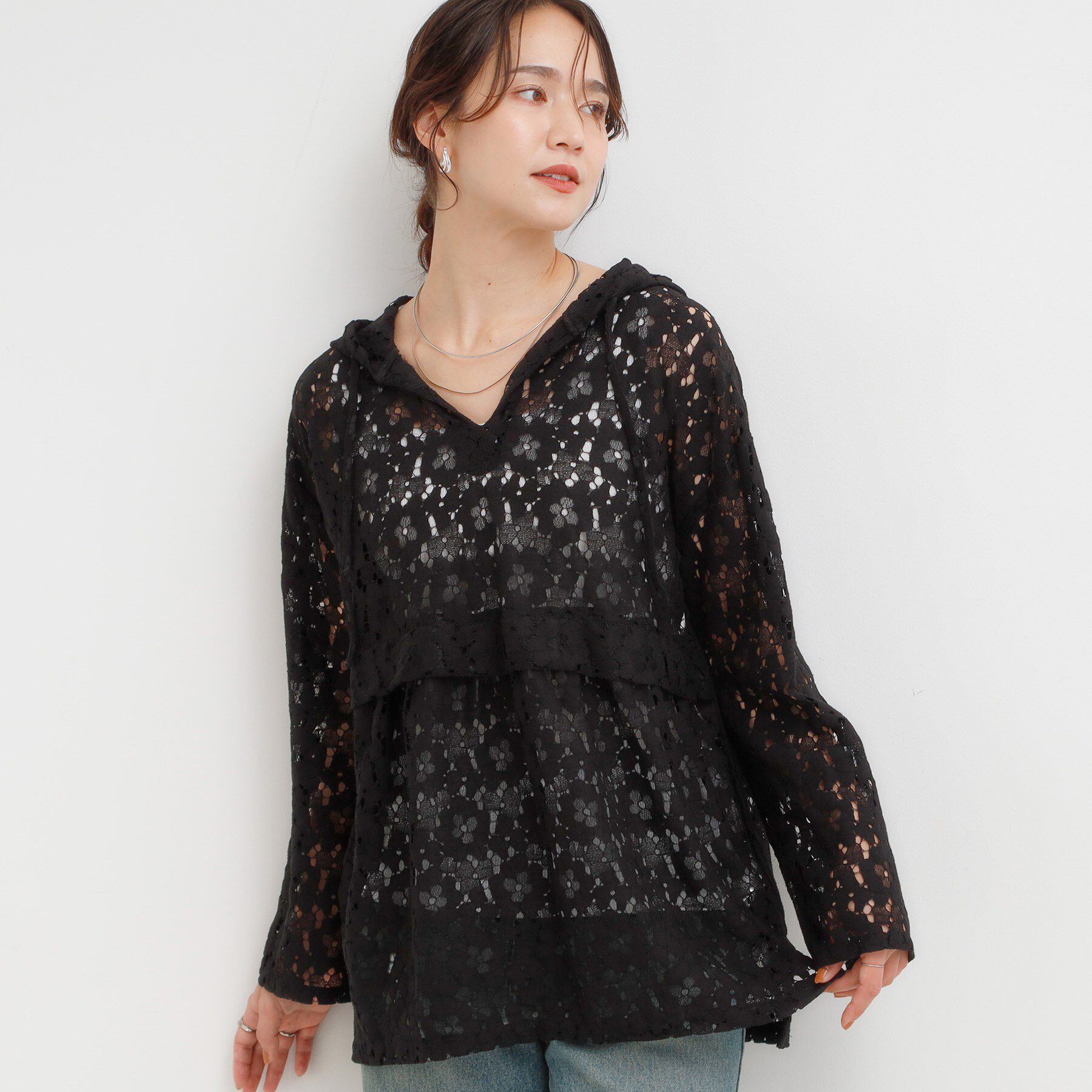 SHOO･LA･RUE「レースフーディプルオーバー」|シャツ・ブラウス|ブラック(019)