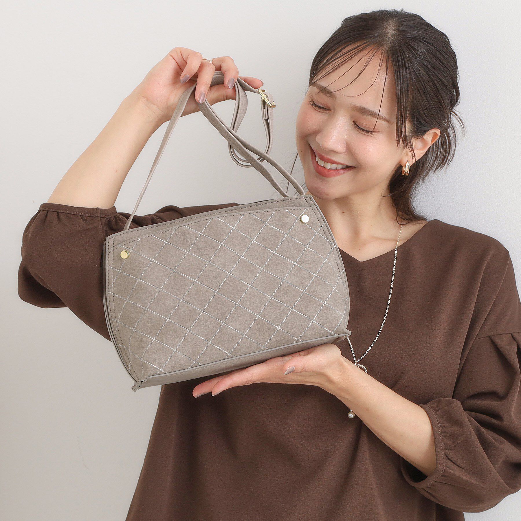 SHOO･LA･RUE「ステッチショルダーバッグ」|ショルダー・メッセンジャー|グレー(012)