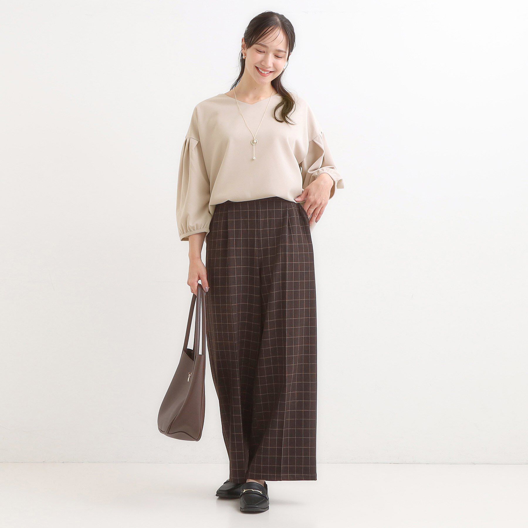 SHOO･LA･RUE「【2点セット/7分袖】大人のきれい見え お袖タック入りアクセ付きトップス」|Tシャツ・カットソー|