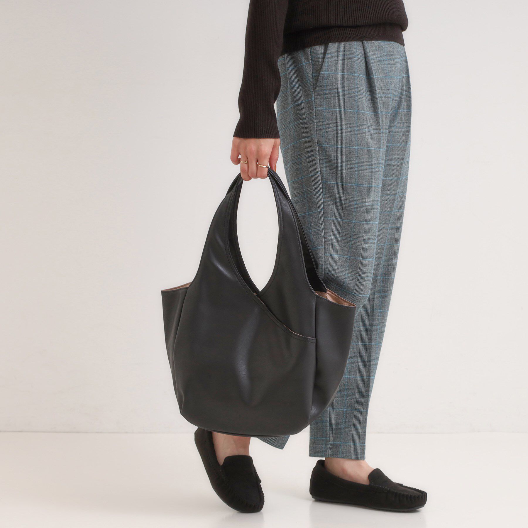 SHOO･LA･RUE「あおりポケットバルーントートバッグ」|トートバッグ|ブラック(019)