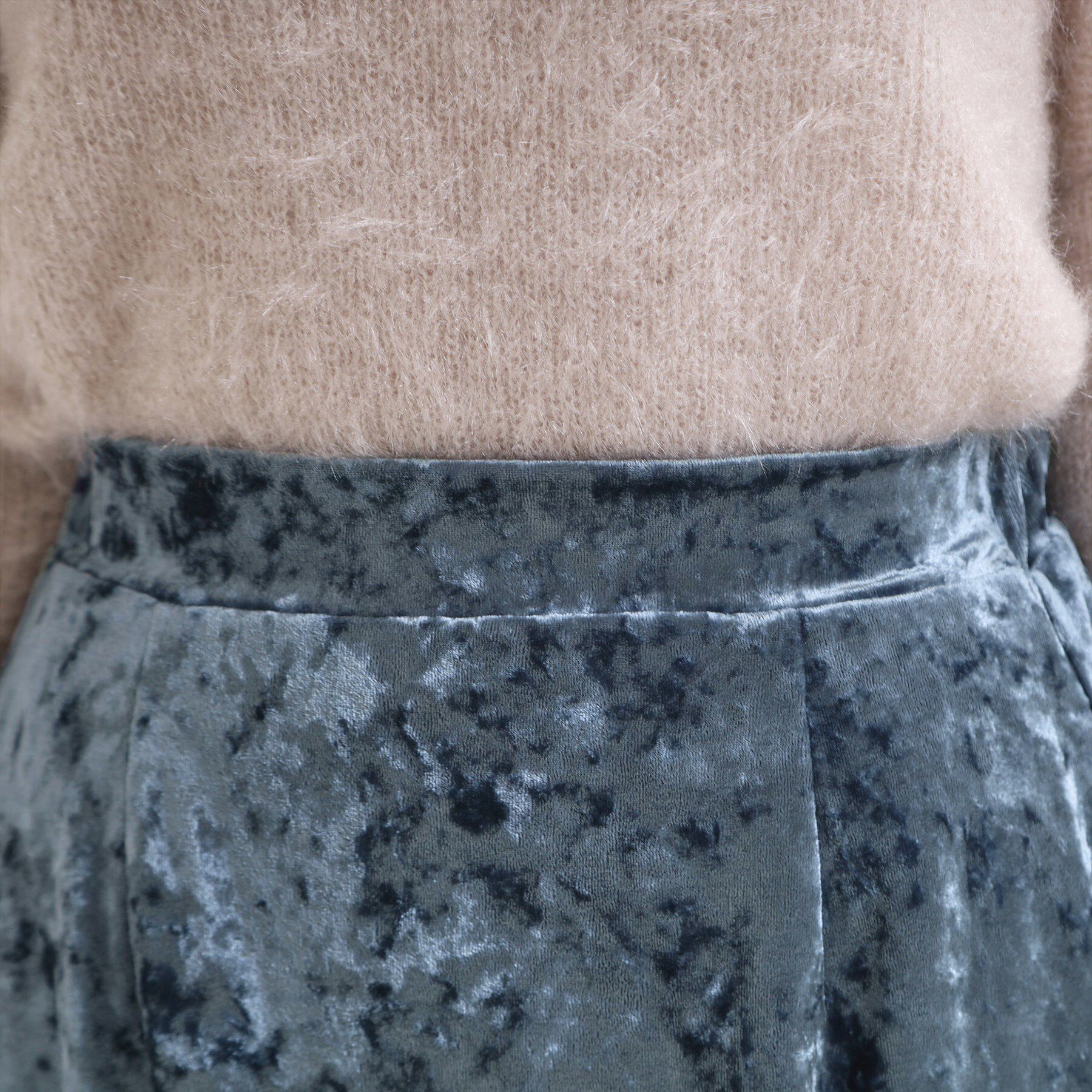 SHOO･LA･RUE「【S-LL】光沢感が華やかに ベロア調ナロースカート」|スカート|