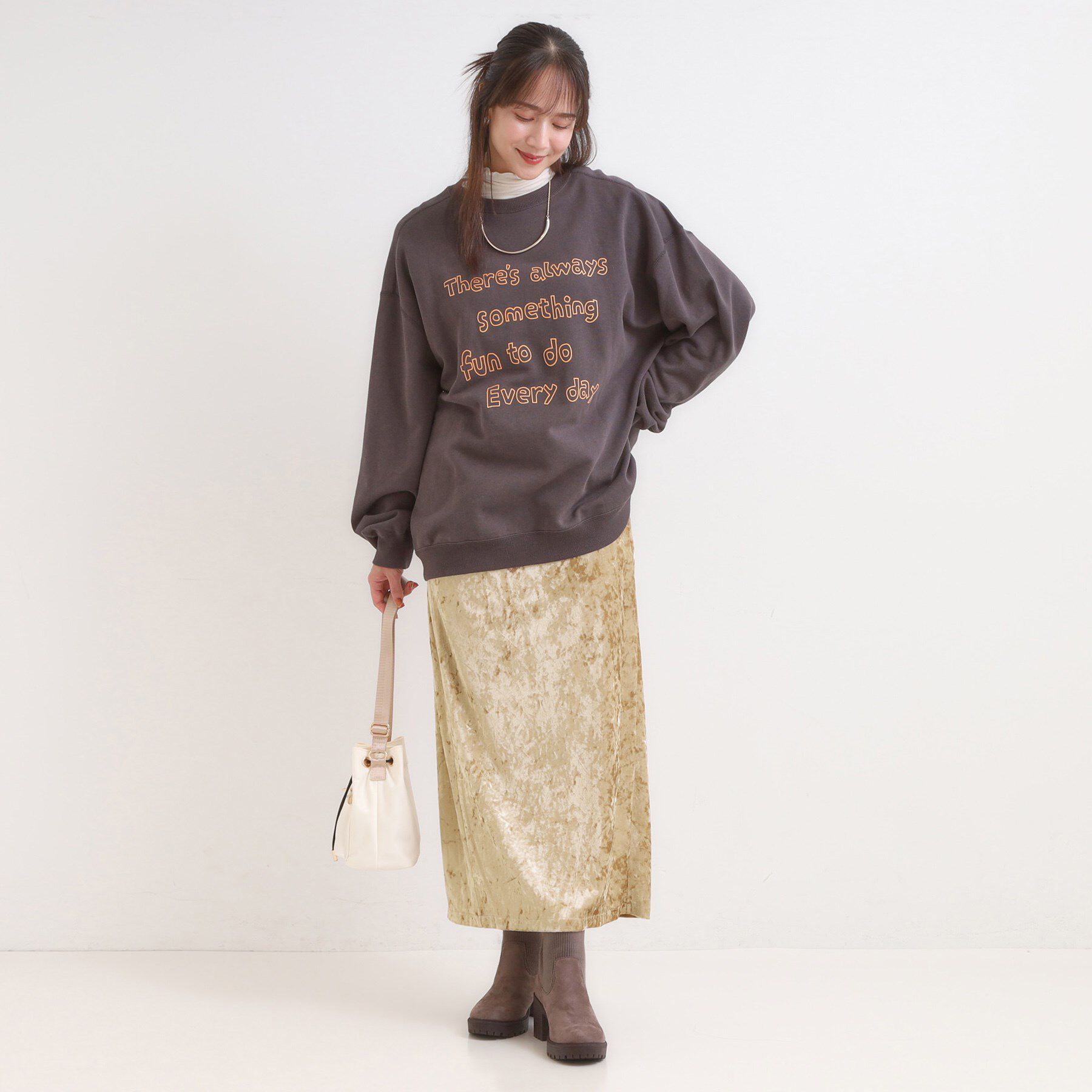 SHOO･LA･RUE「【S-LL】光沢感が華やかに ベロア調ナロースカート」|スカート|