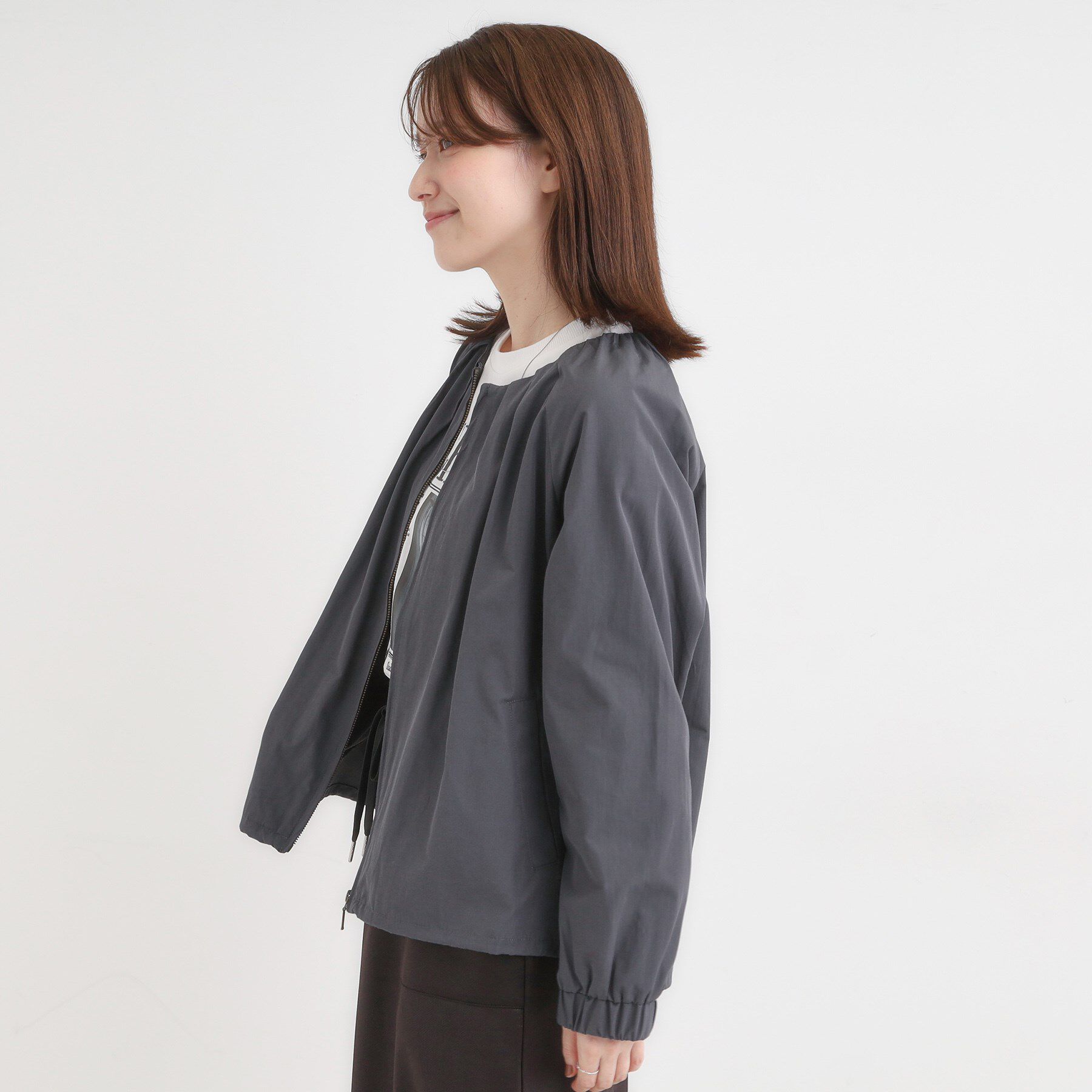 SHOO･LA･RUE「【S-LL】タック使いがこなれ見え ノーカラーブルゾン」|ブルゾン・スタジャン|